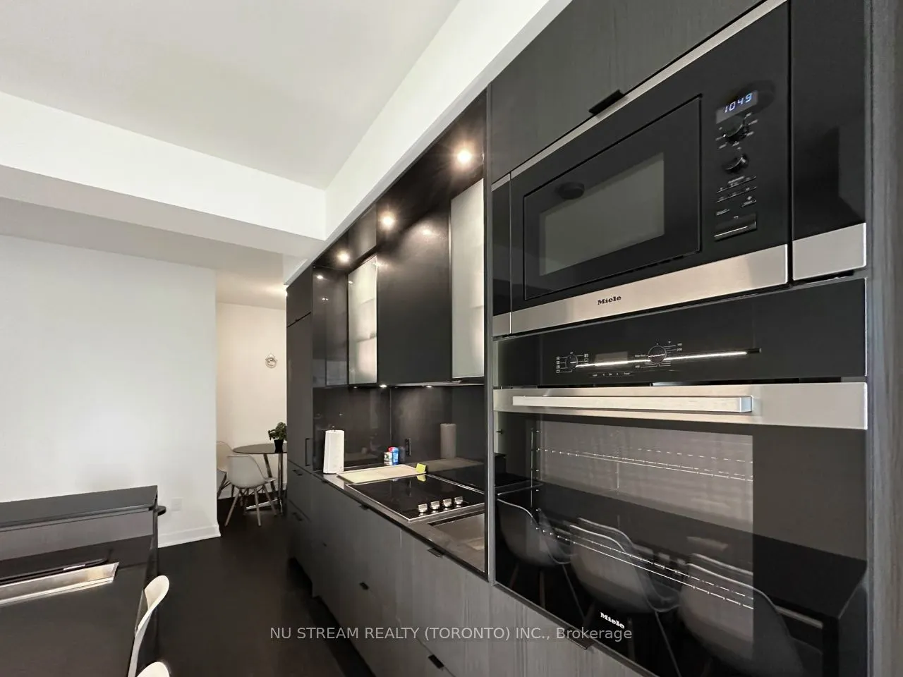 11 Yorkville Avenue, #2012