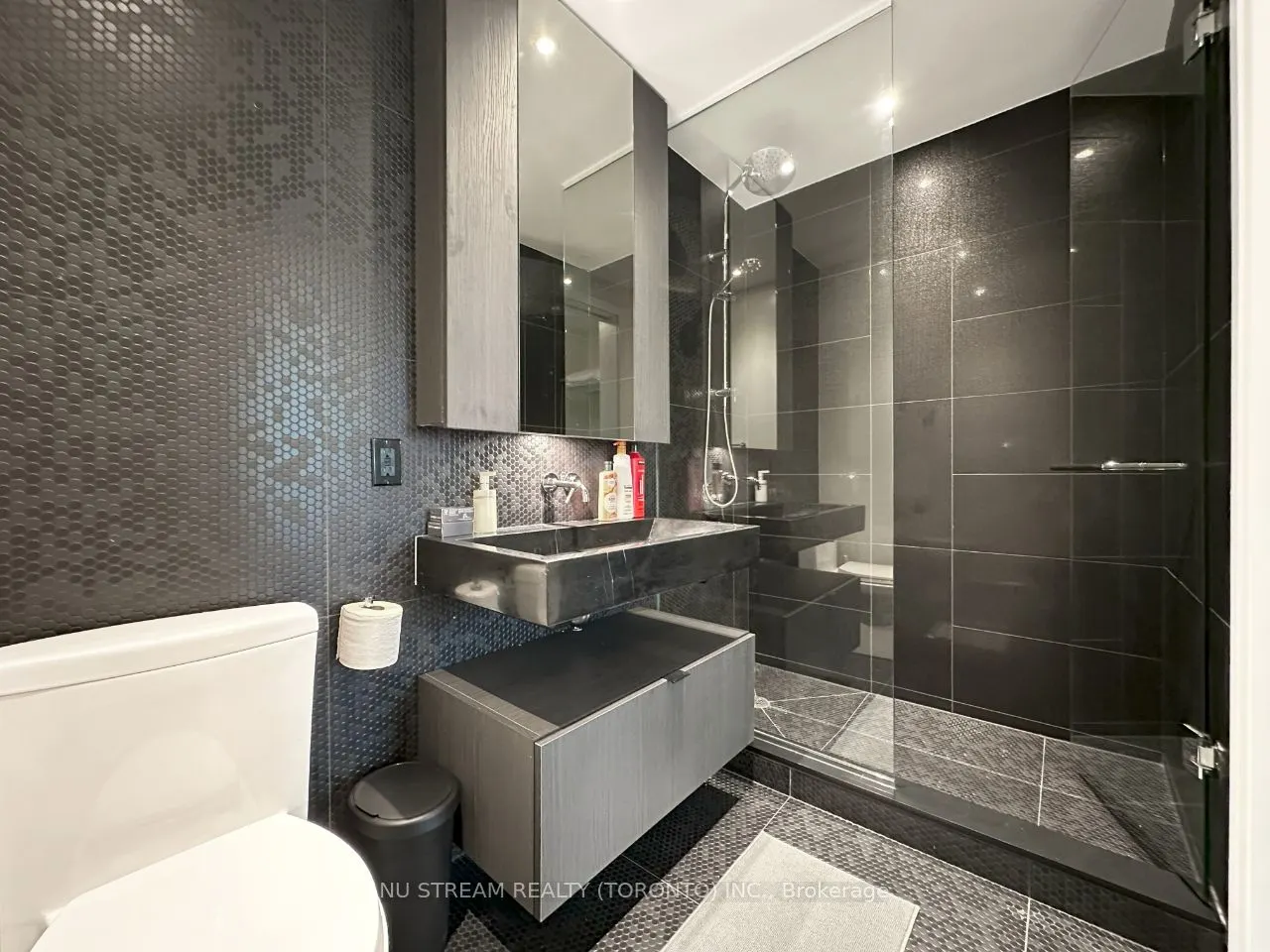 11 Yorkville Avenue, #2012
