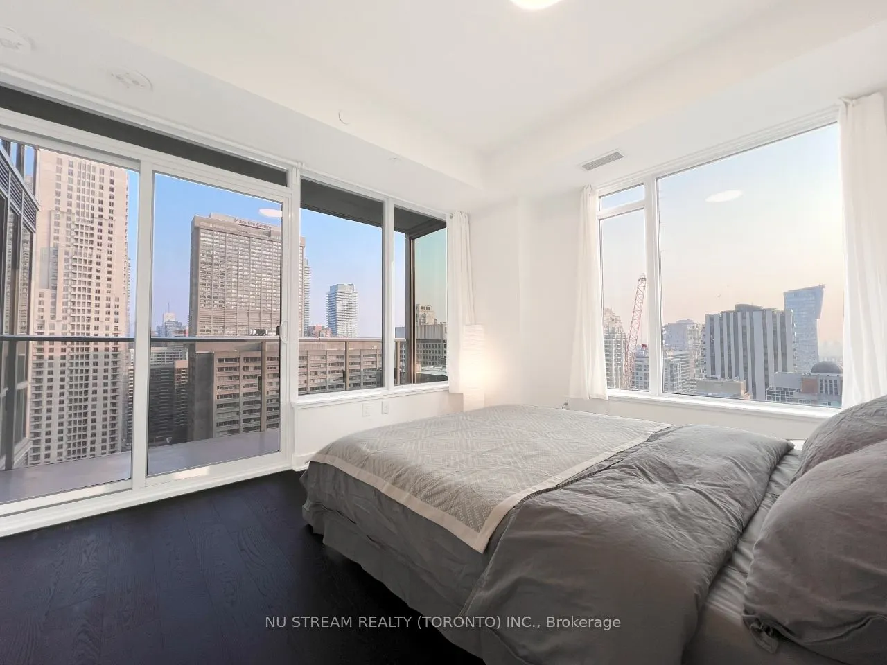 11 Yorkville Avenue, #2012