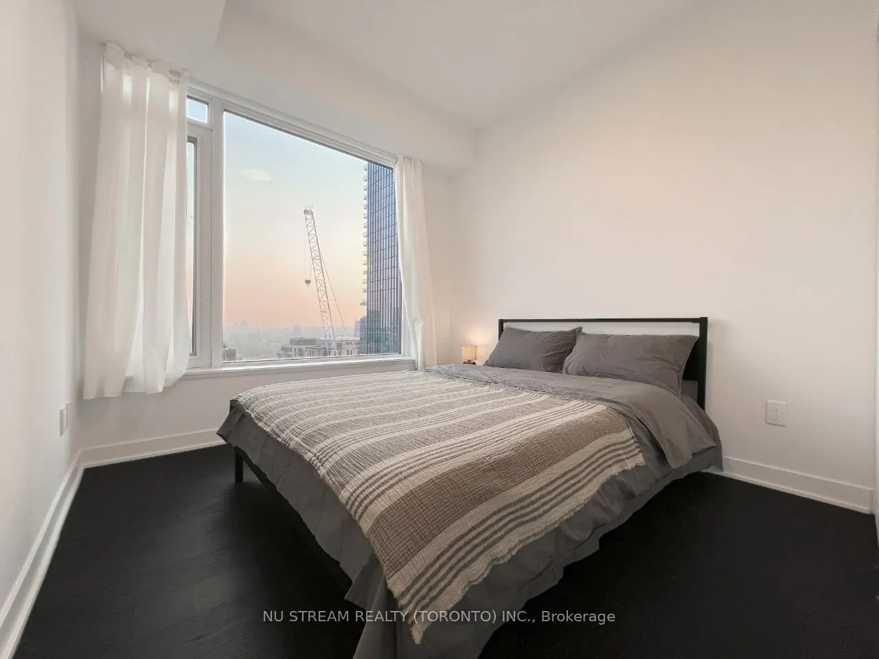 11 Yorkville Avenue, #2012
