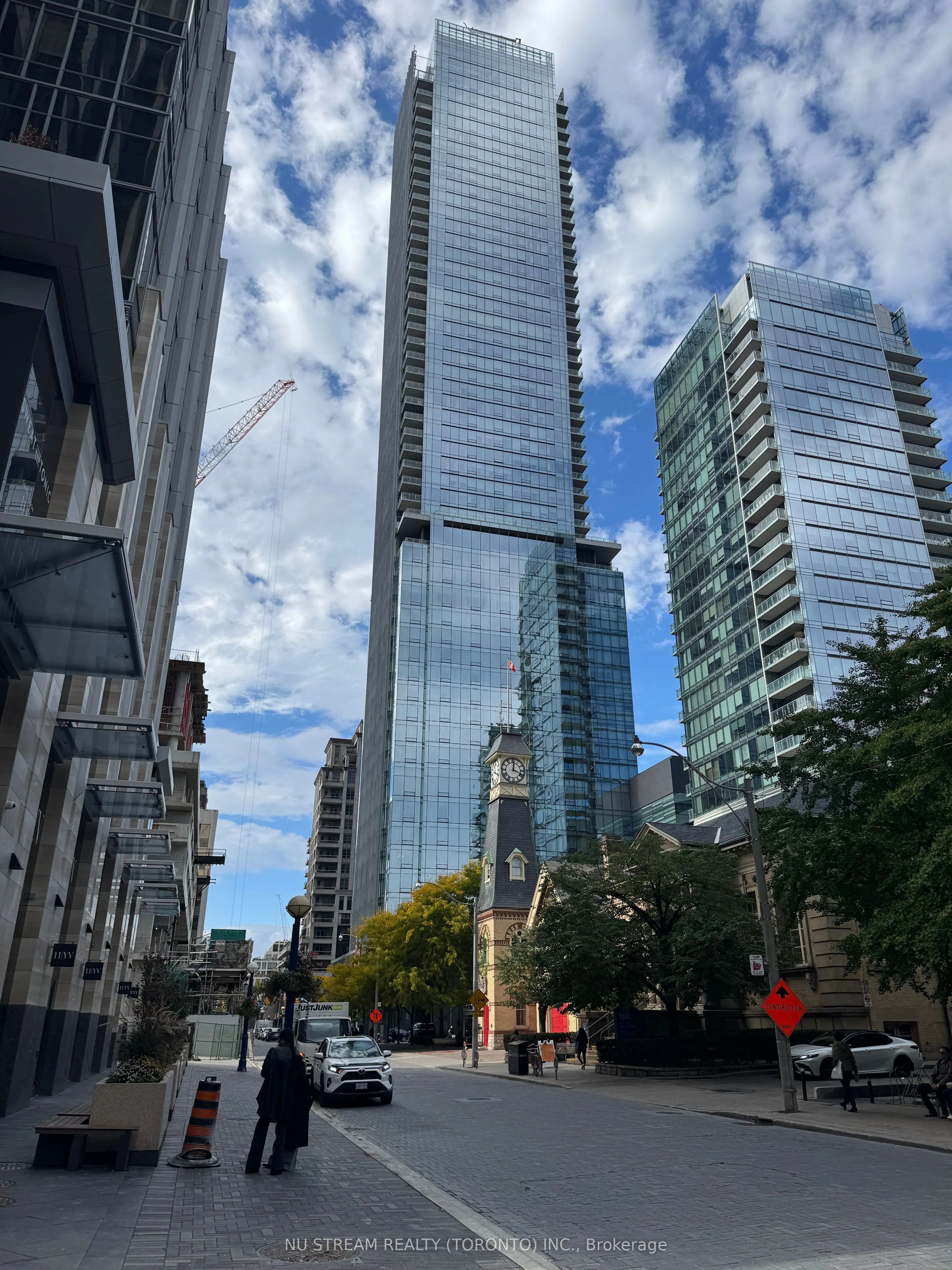 11 Yorkville Avenue, #2012