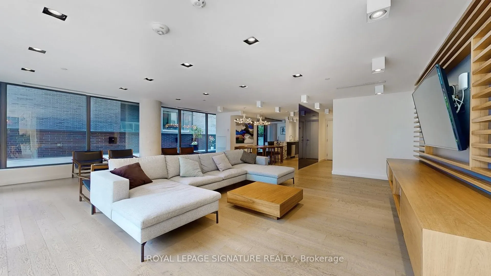 111 Bathurst Street, #1505