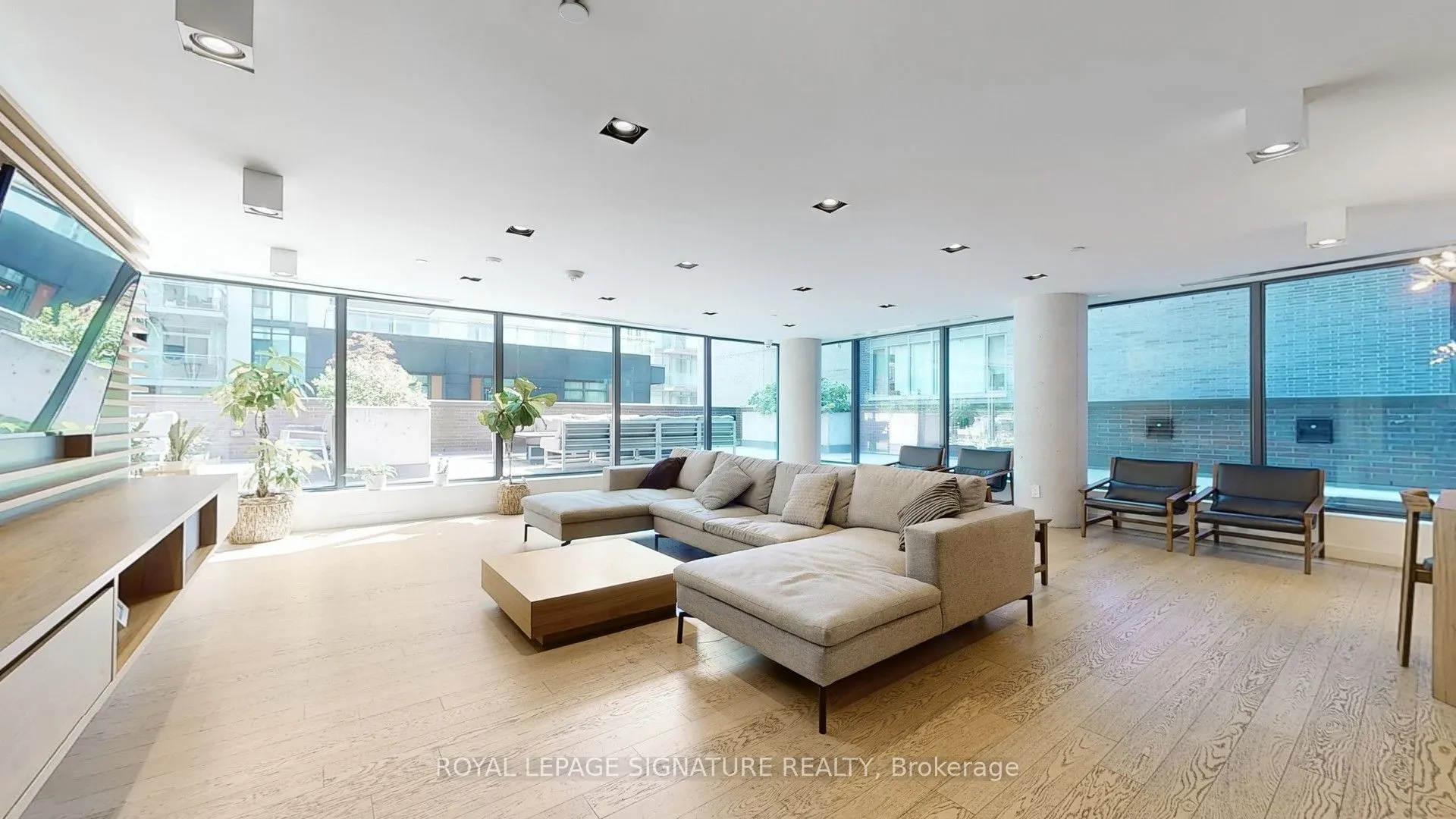 111 Bathurst Street, #1505