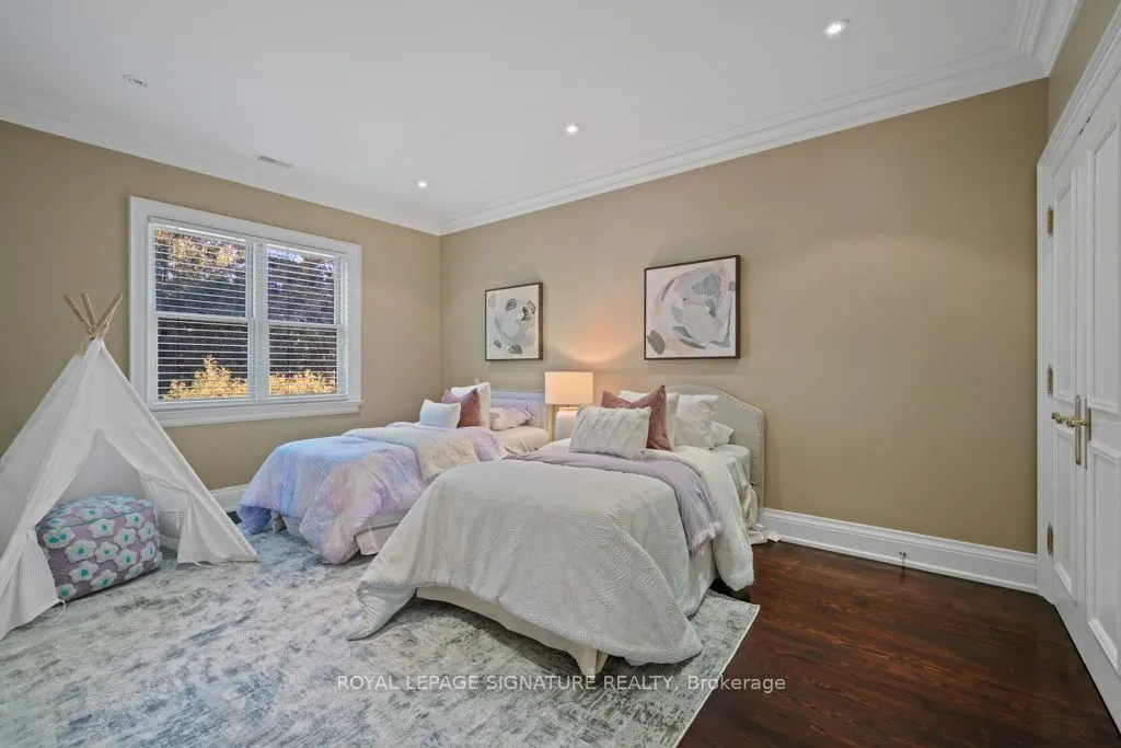 428 Glengrove Avenue