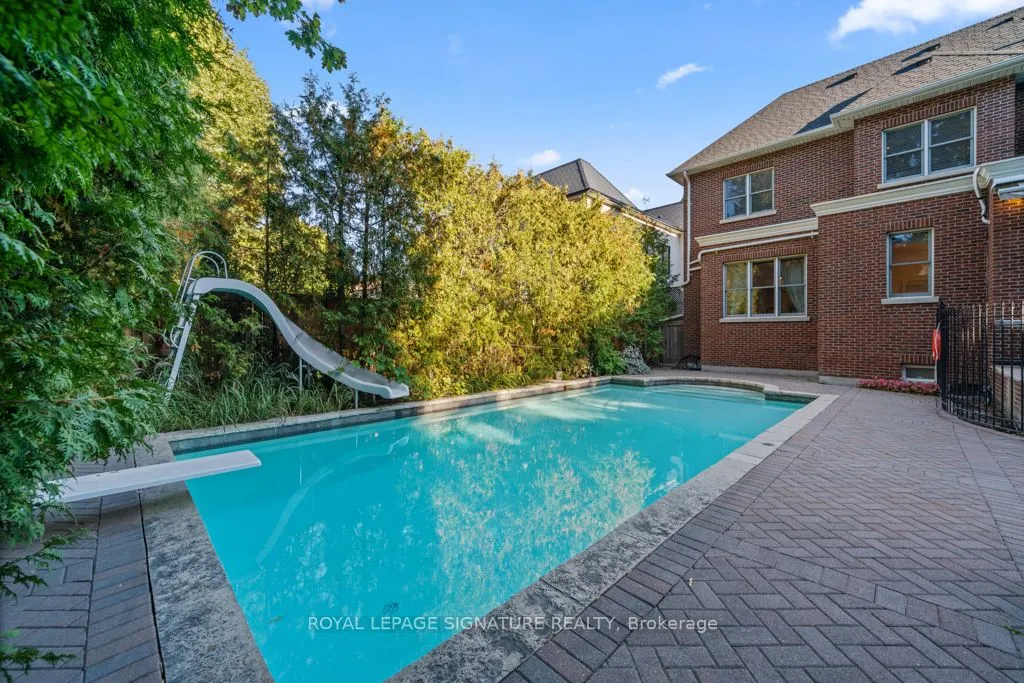 428 Glengrove Avenue