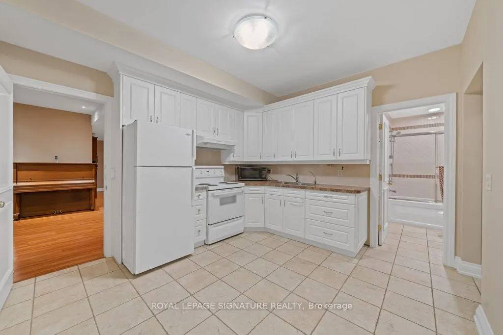 428 Glengrove Avenue