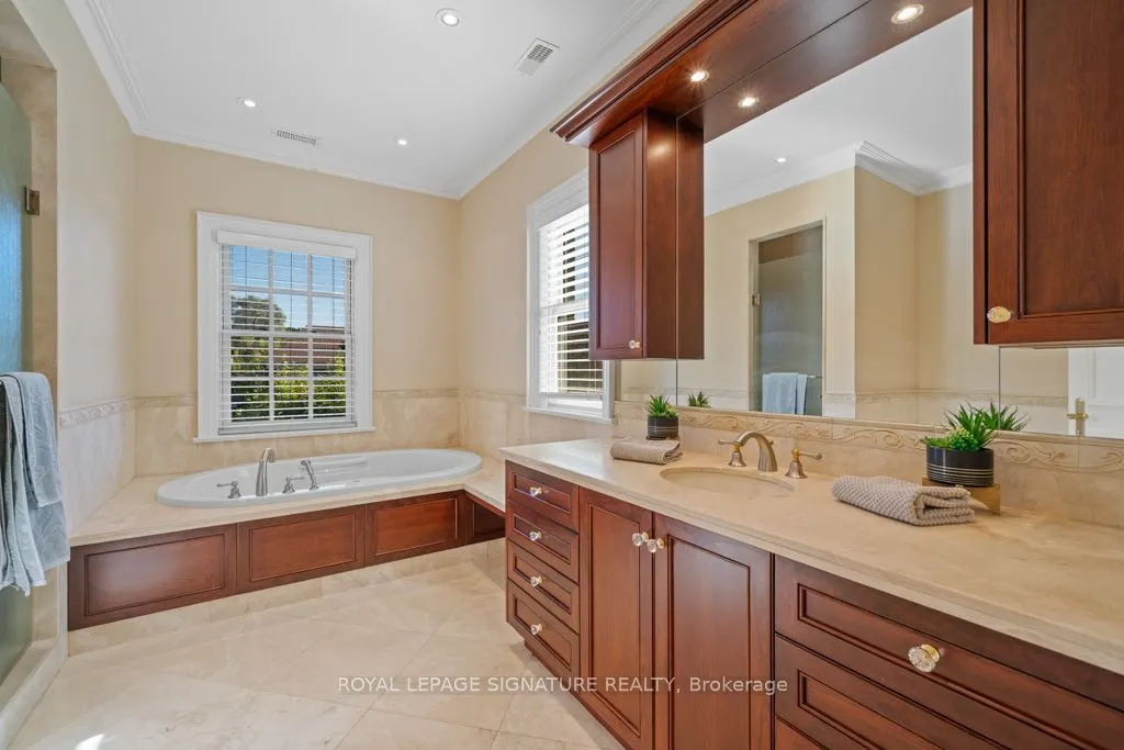 428 Glengrove Avenue