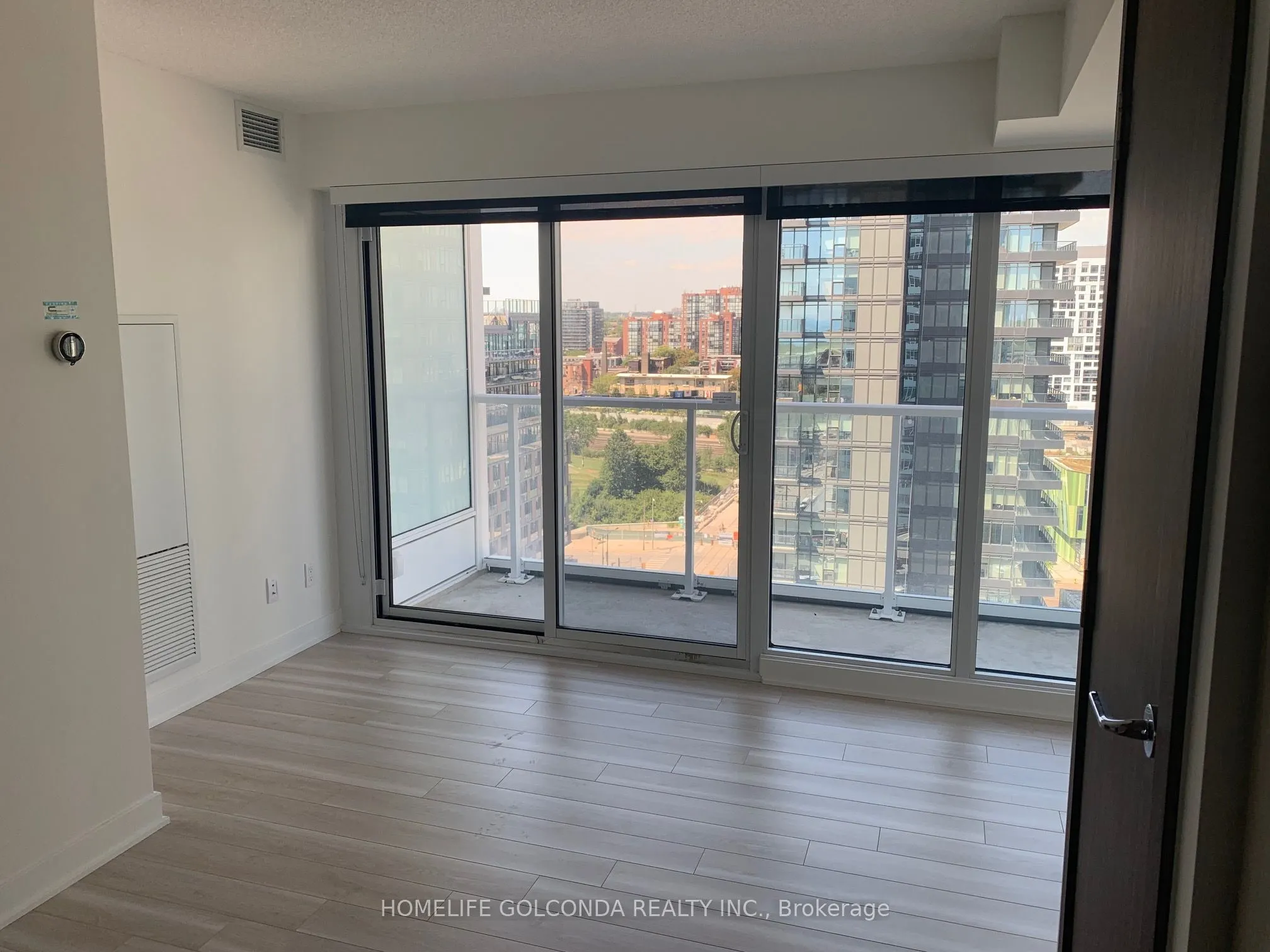19 Bathurst Street, #1805