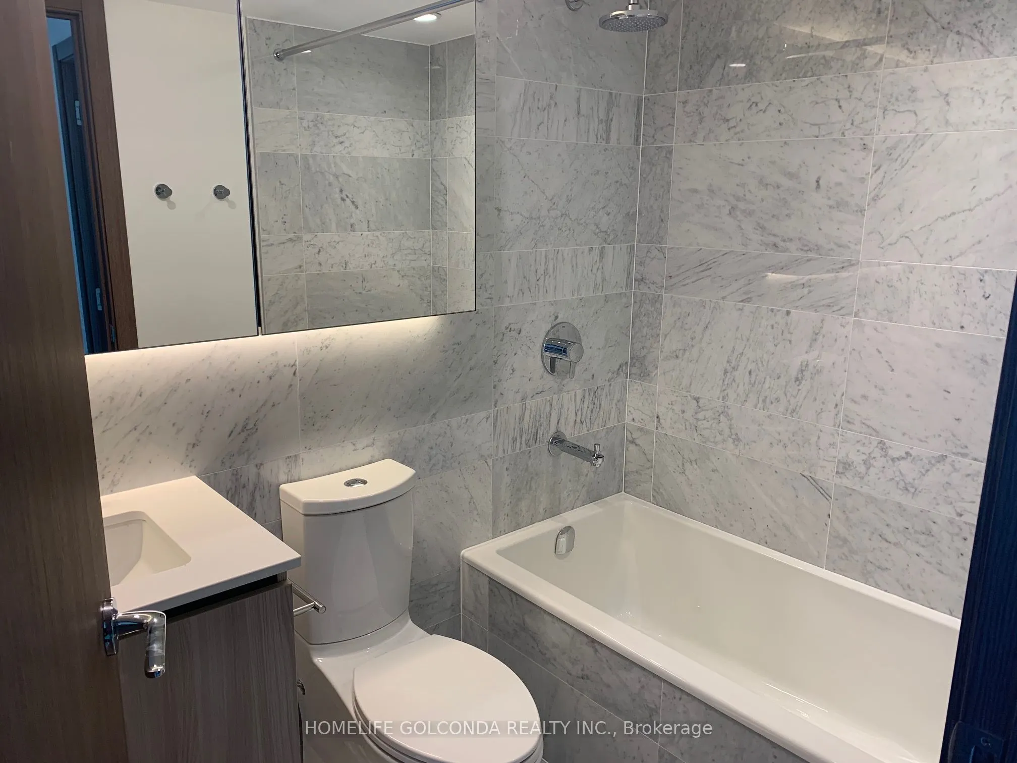 19 Bathurst Street, #1805