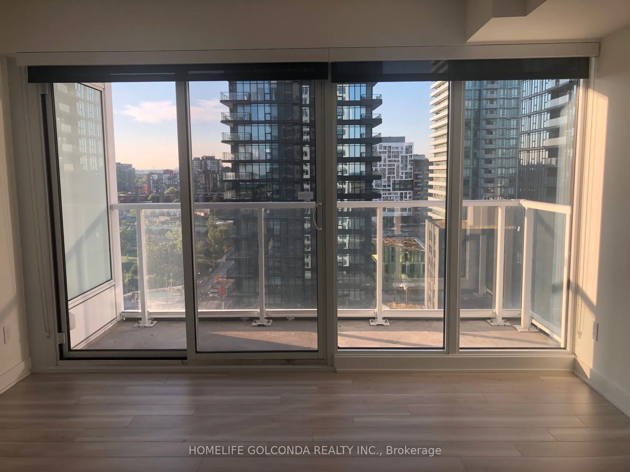 19 Bathurst Street, #1805