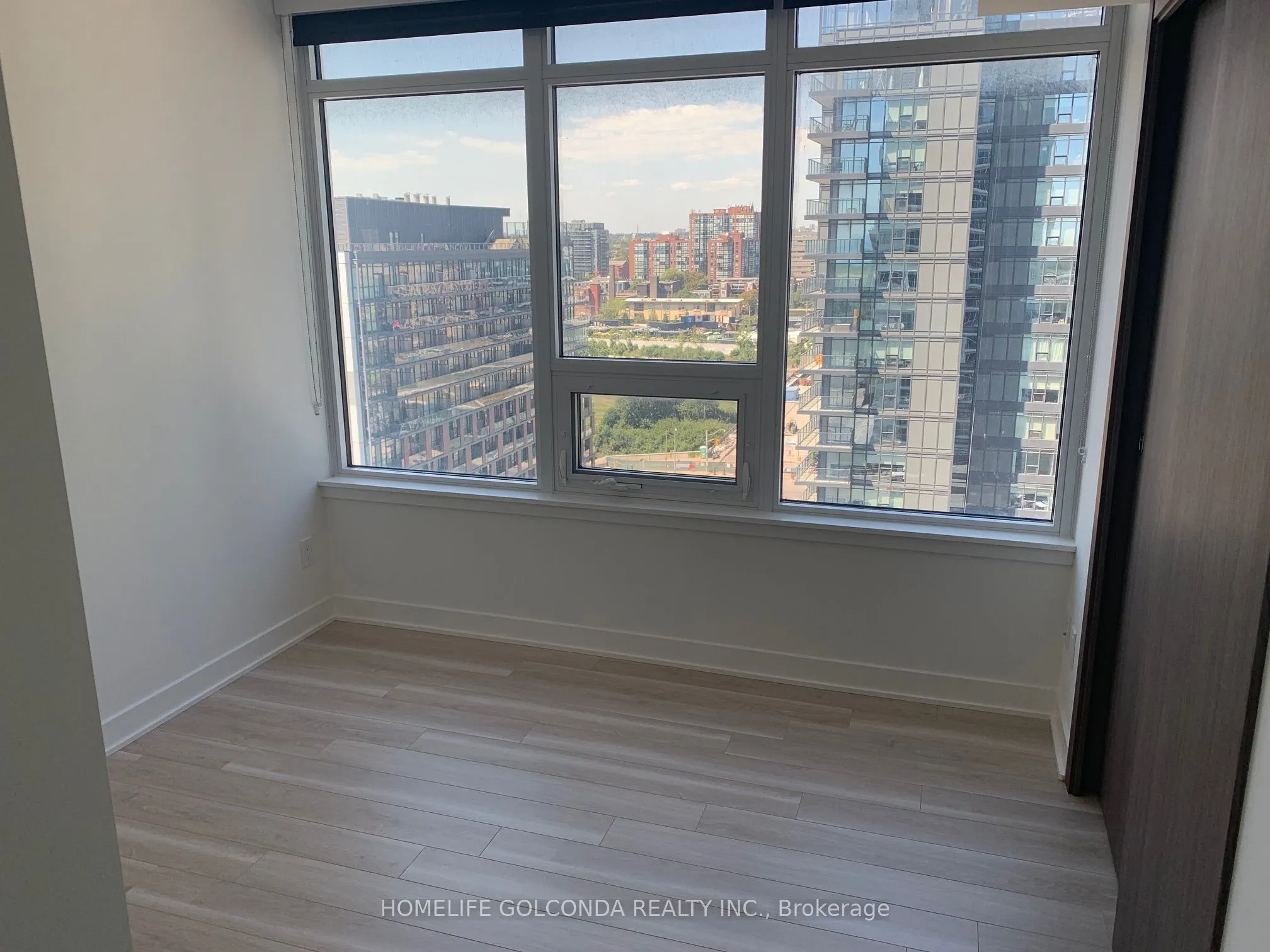 19 Bathurst Street, #1805