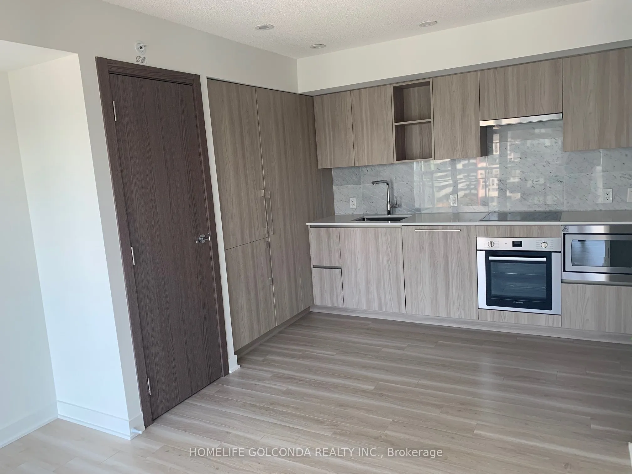 19 Bathurst Street, #1805