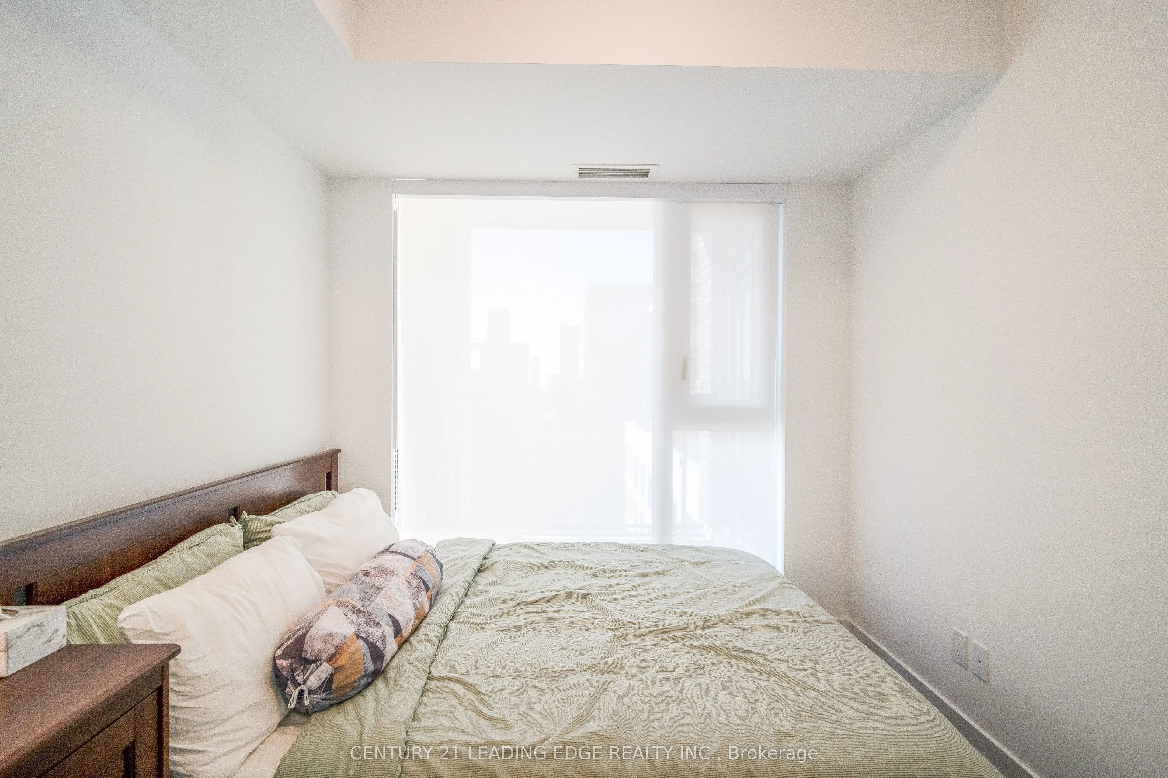 543 RICHMOND Street W, #712