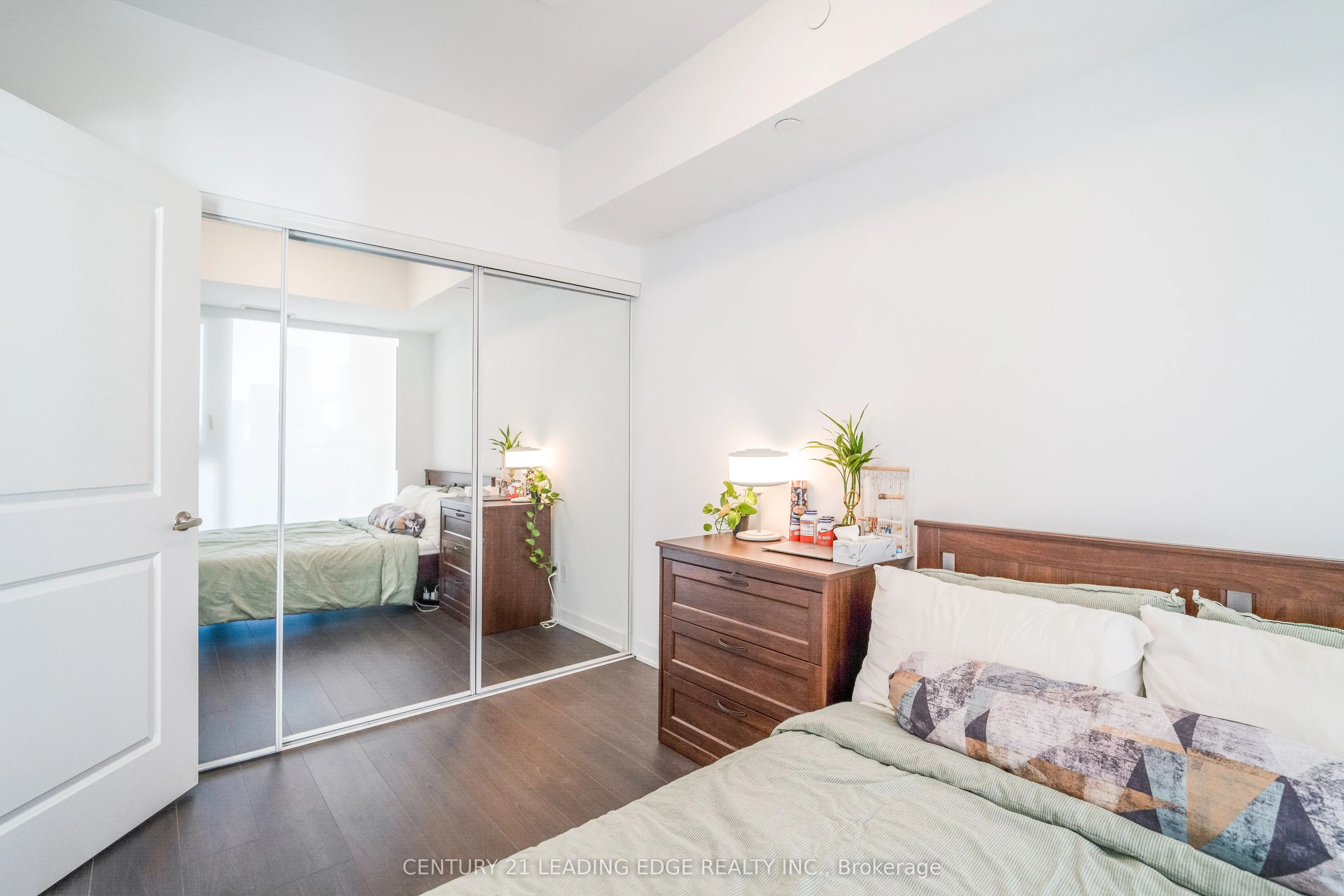 543 RICHMOND Street W, #712