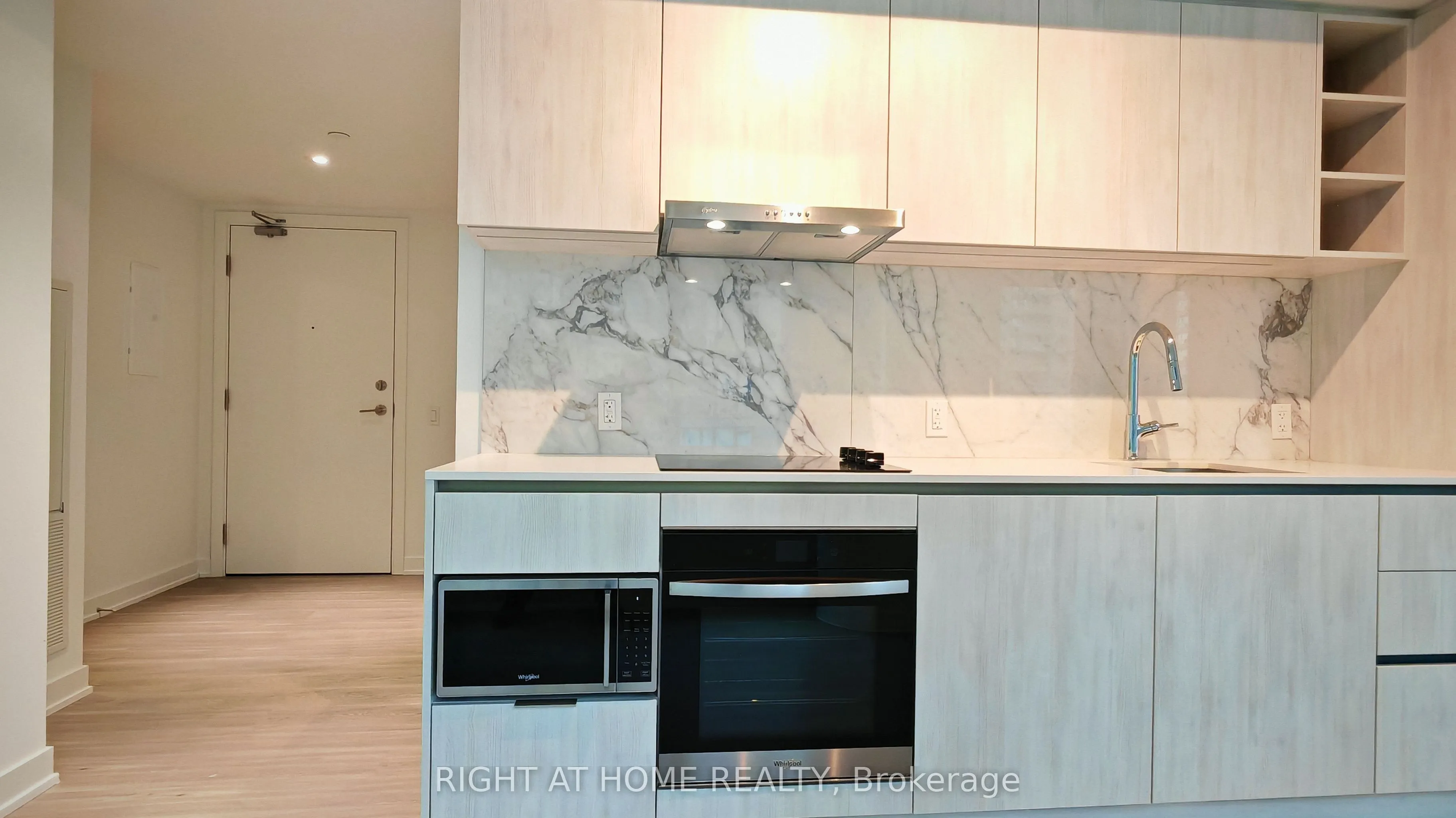 8 Wellesley Street W, #1216