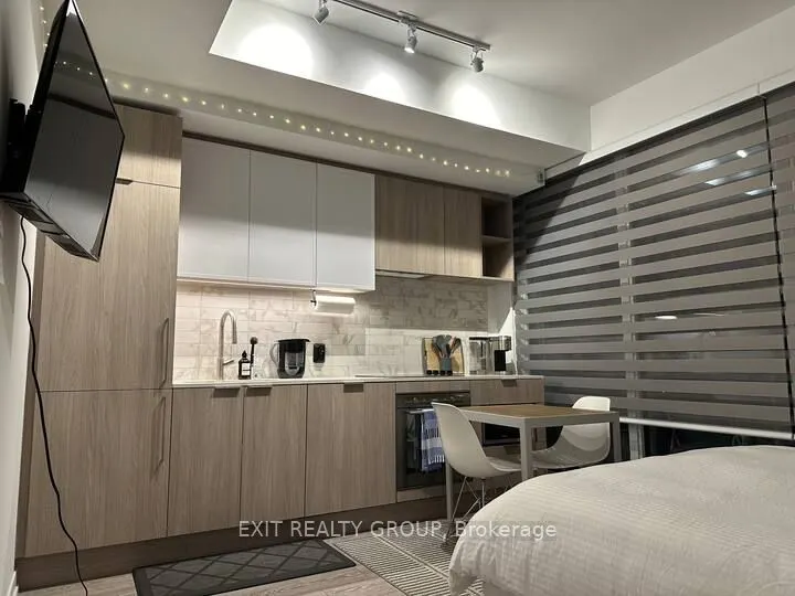 2020 Bathurst Street, #711