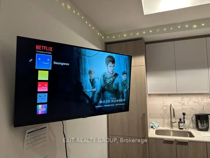 2020 Bathurst Street, #711