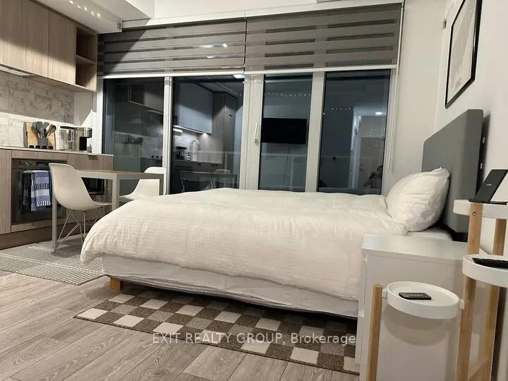 2020 Bathurst Street, #711