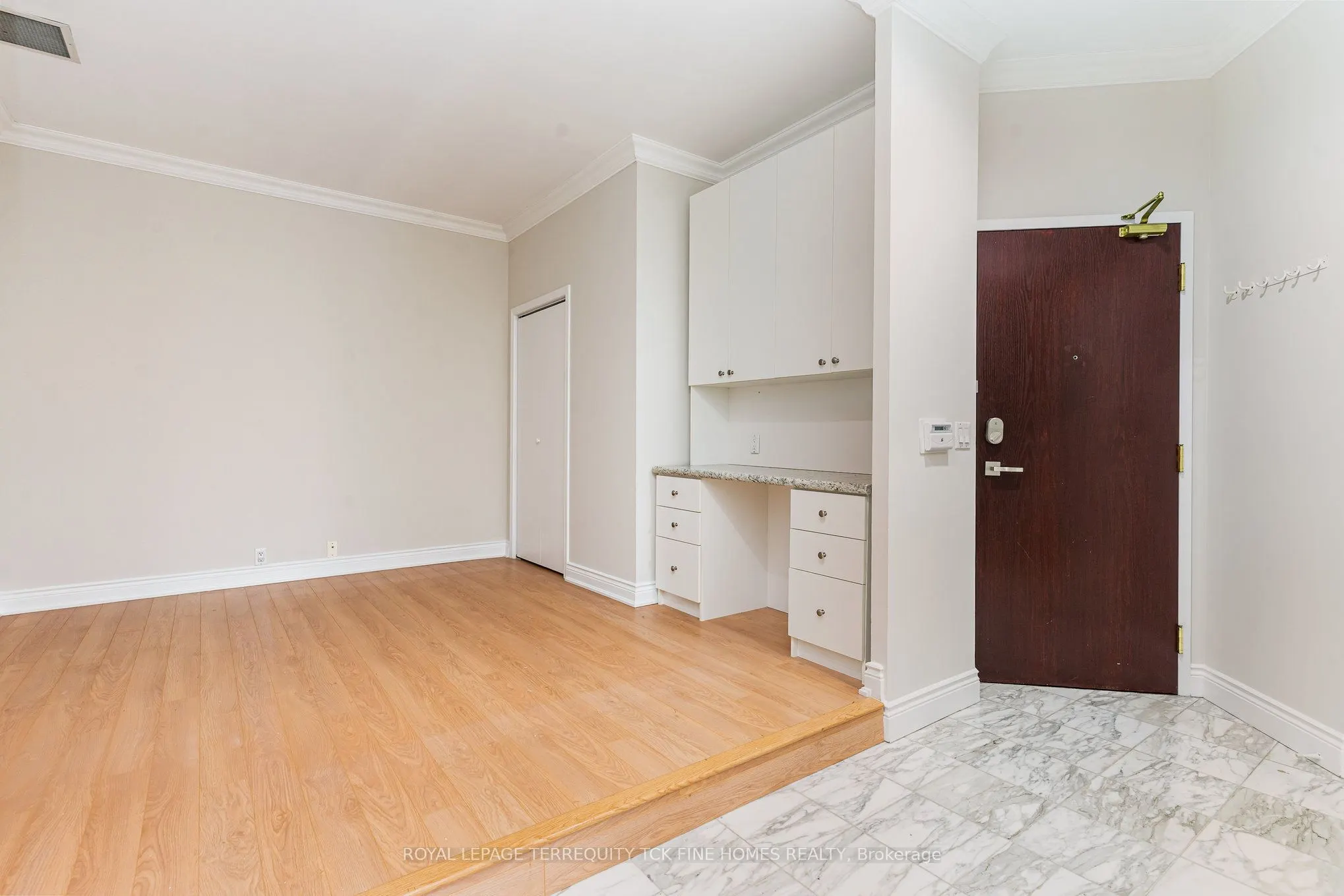 7 King Street E, #2105