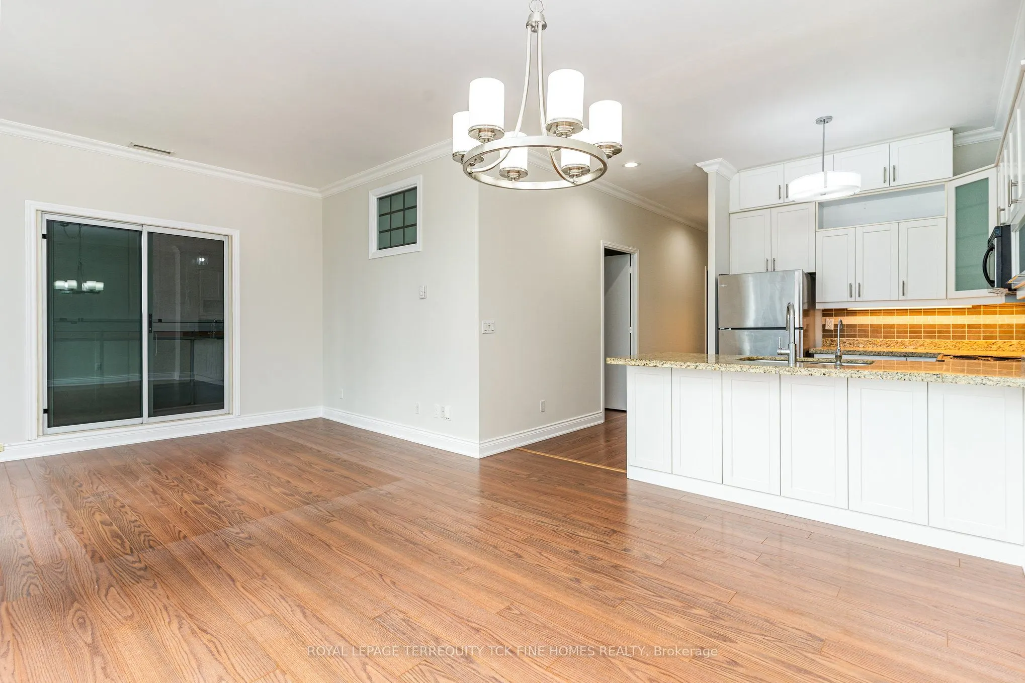 7 King Street E, #2105