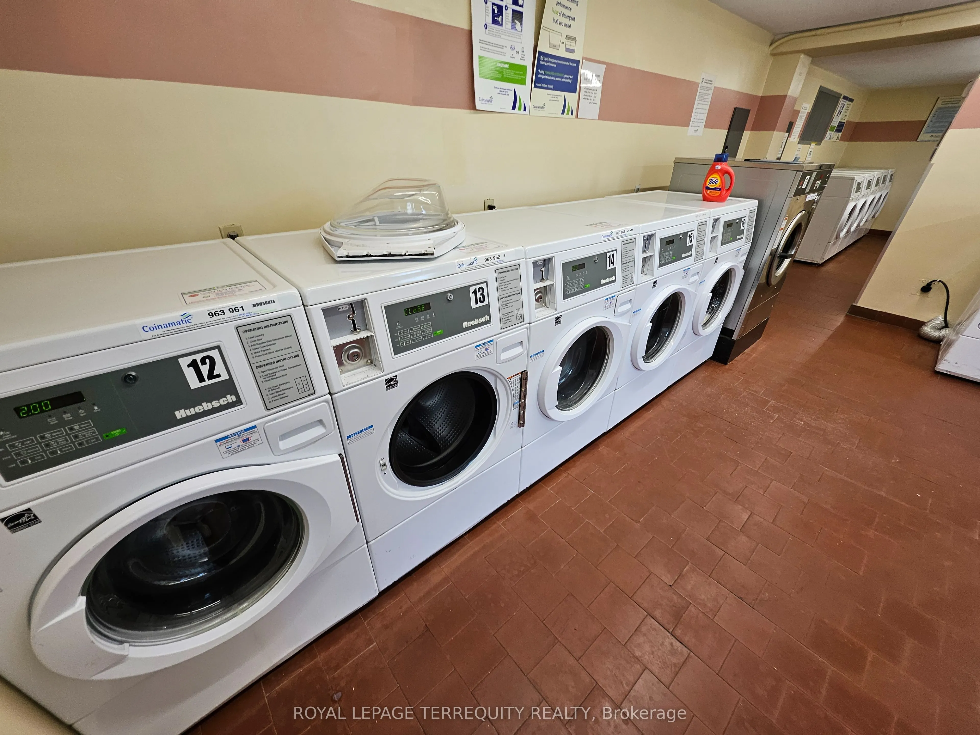 5 Shady Golfway, #1402