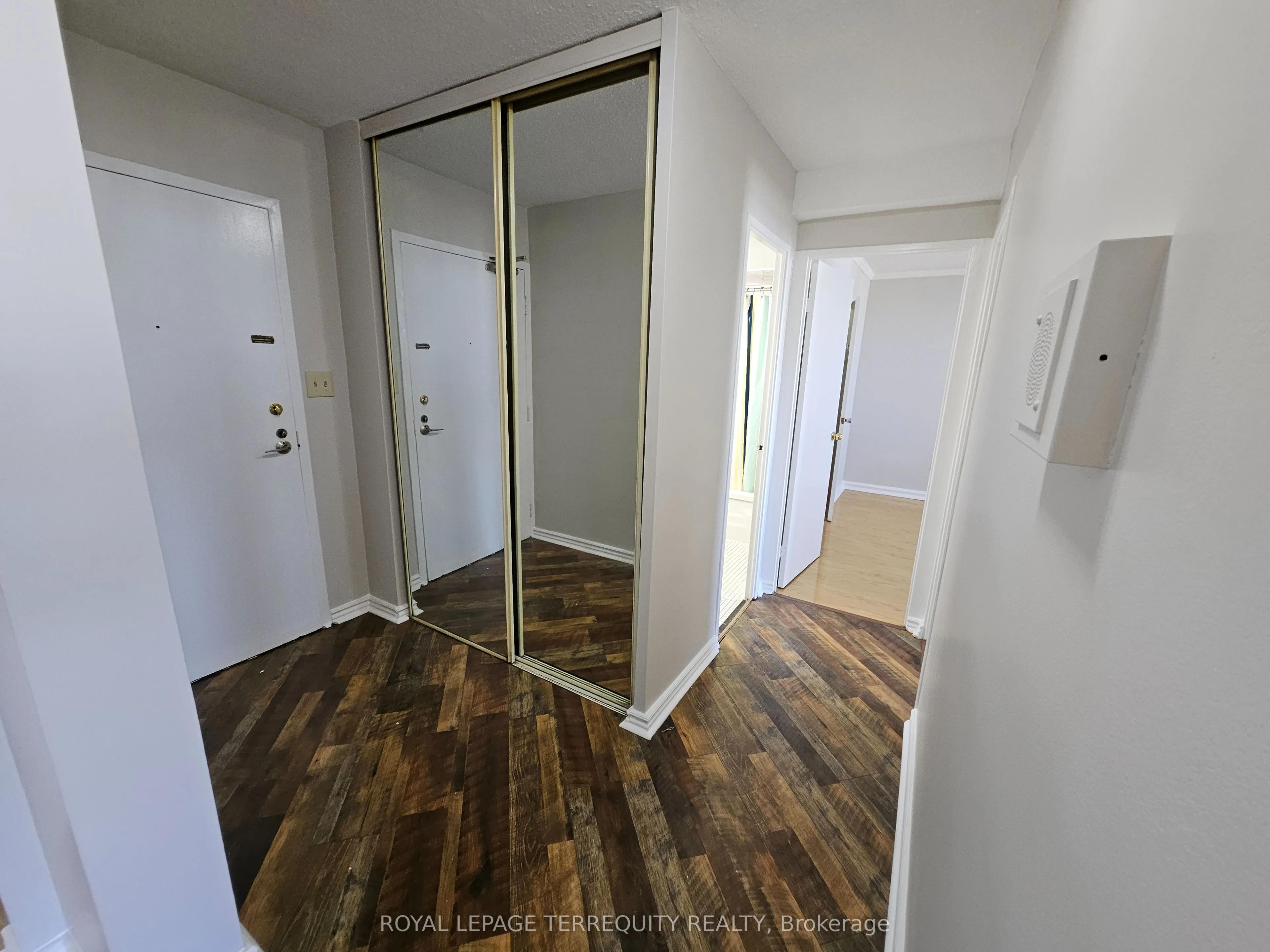 5 Shady Golfway, #1402