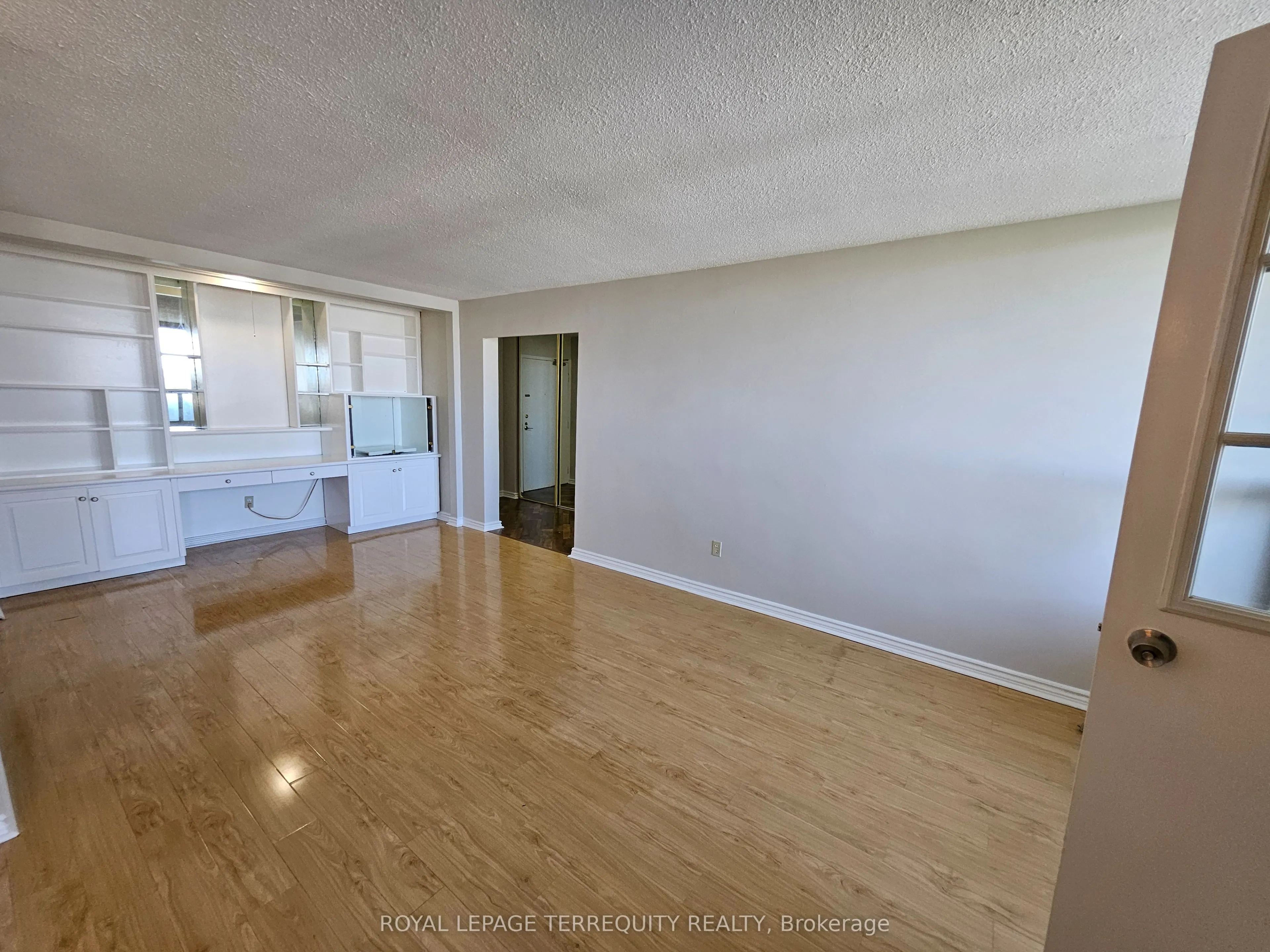 5 Shady Golfway, #1402