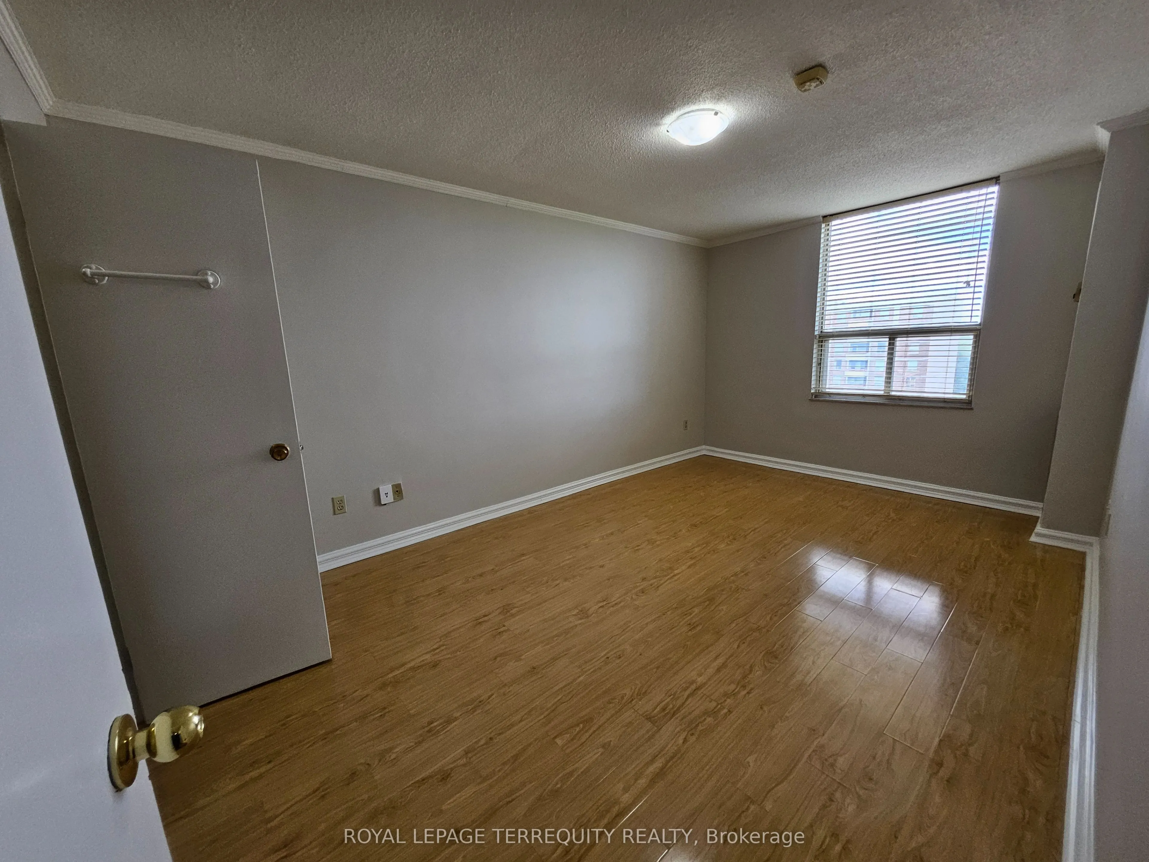 5 Shady Golfway, #1402