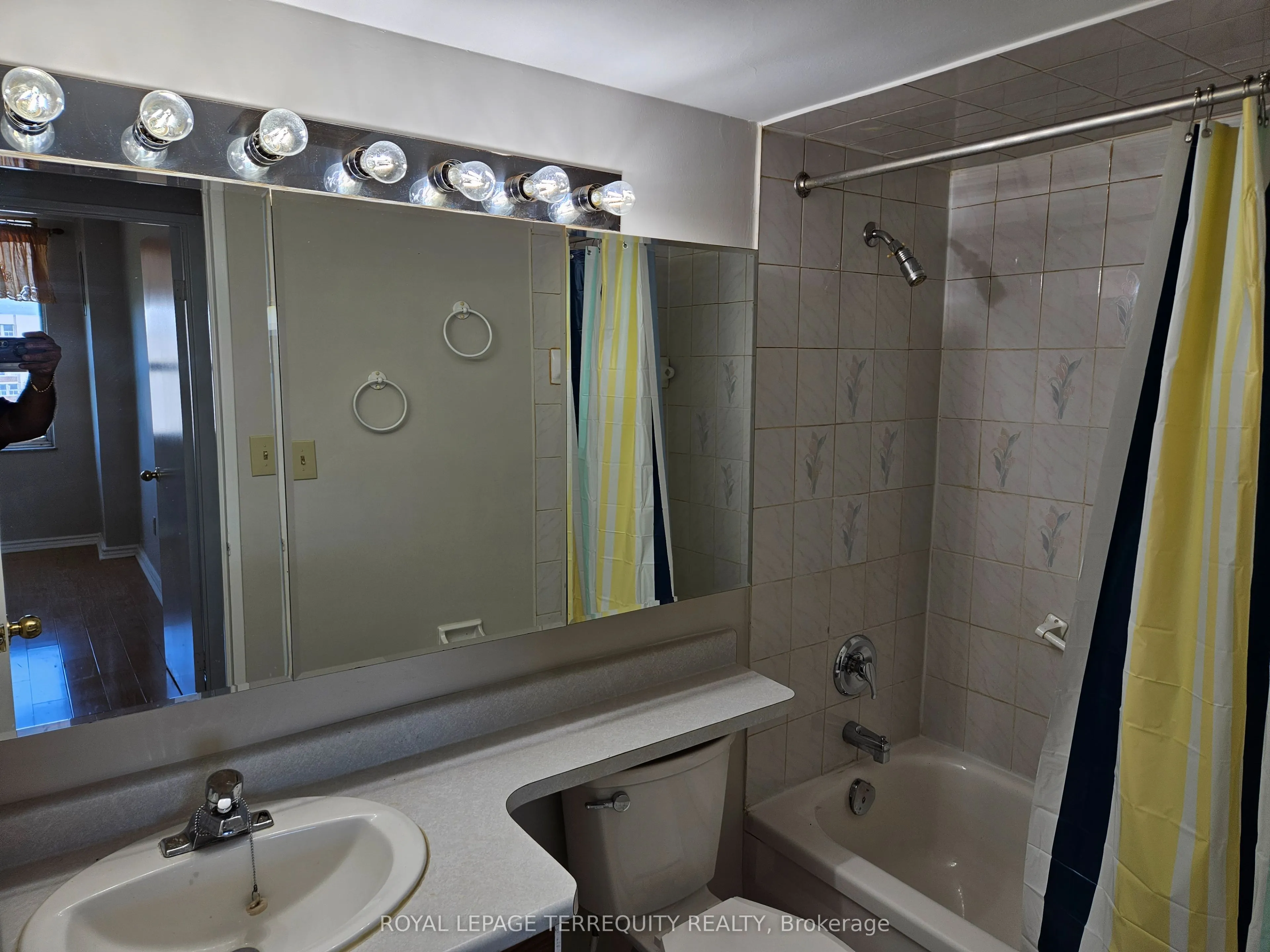 5 Shady Golfway, #1402