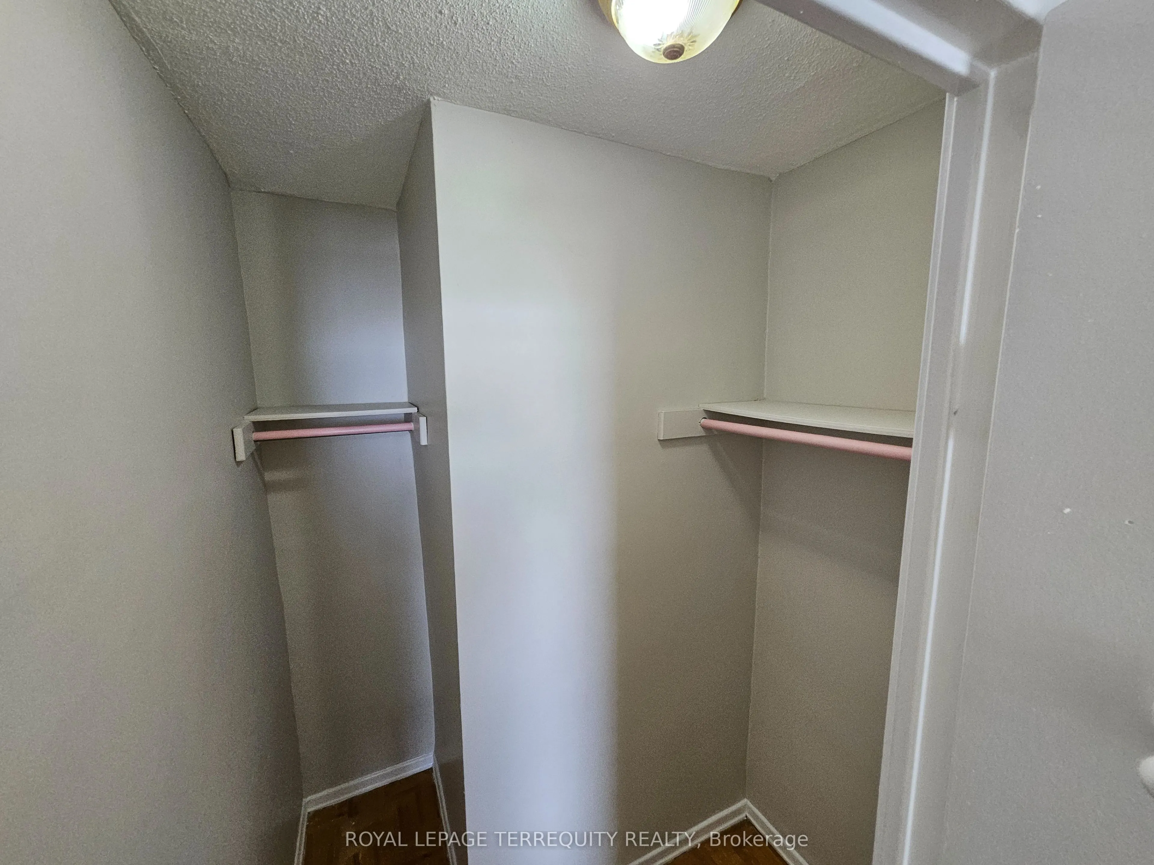 5 Shady Golfway, #1402