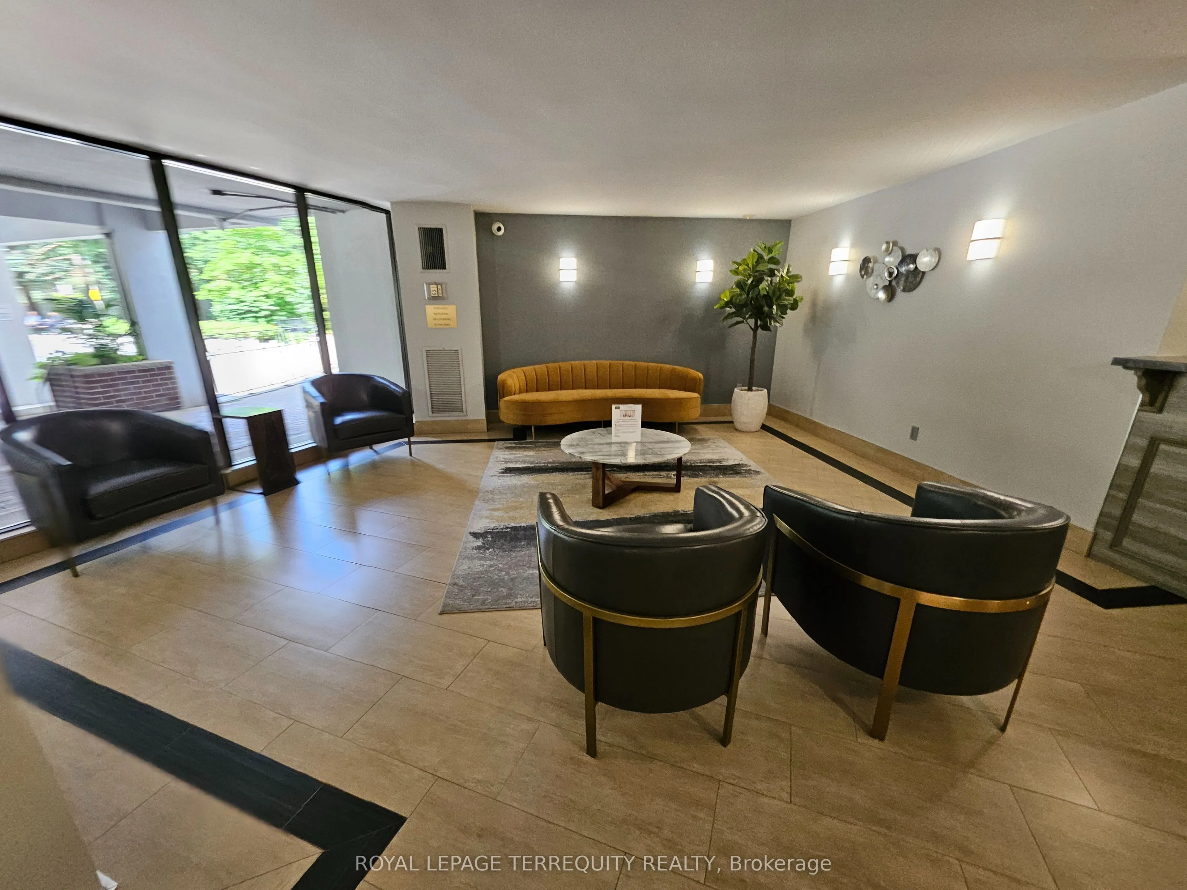 5 Shady Golfway, #1402