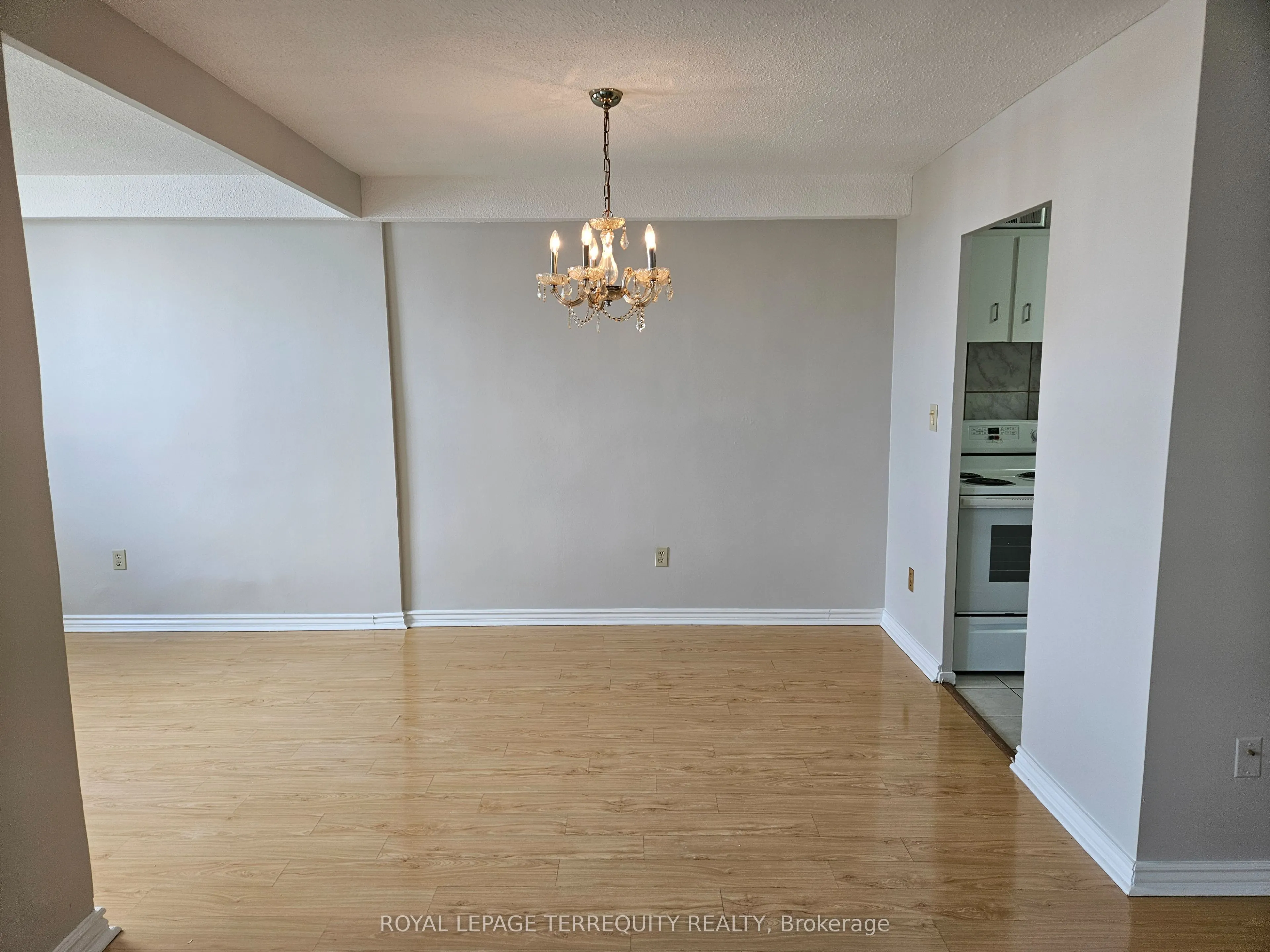 5 Shady Golfway, #1402