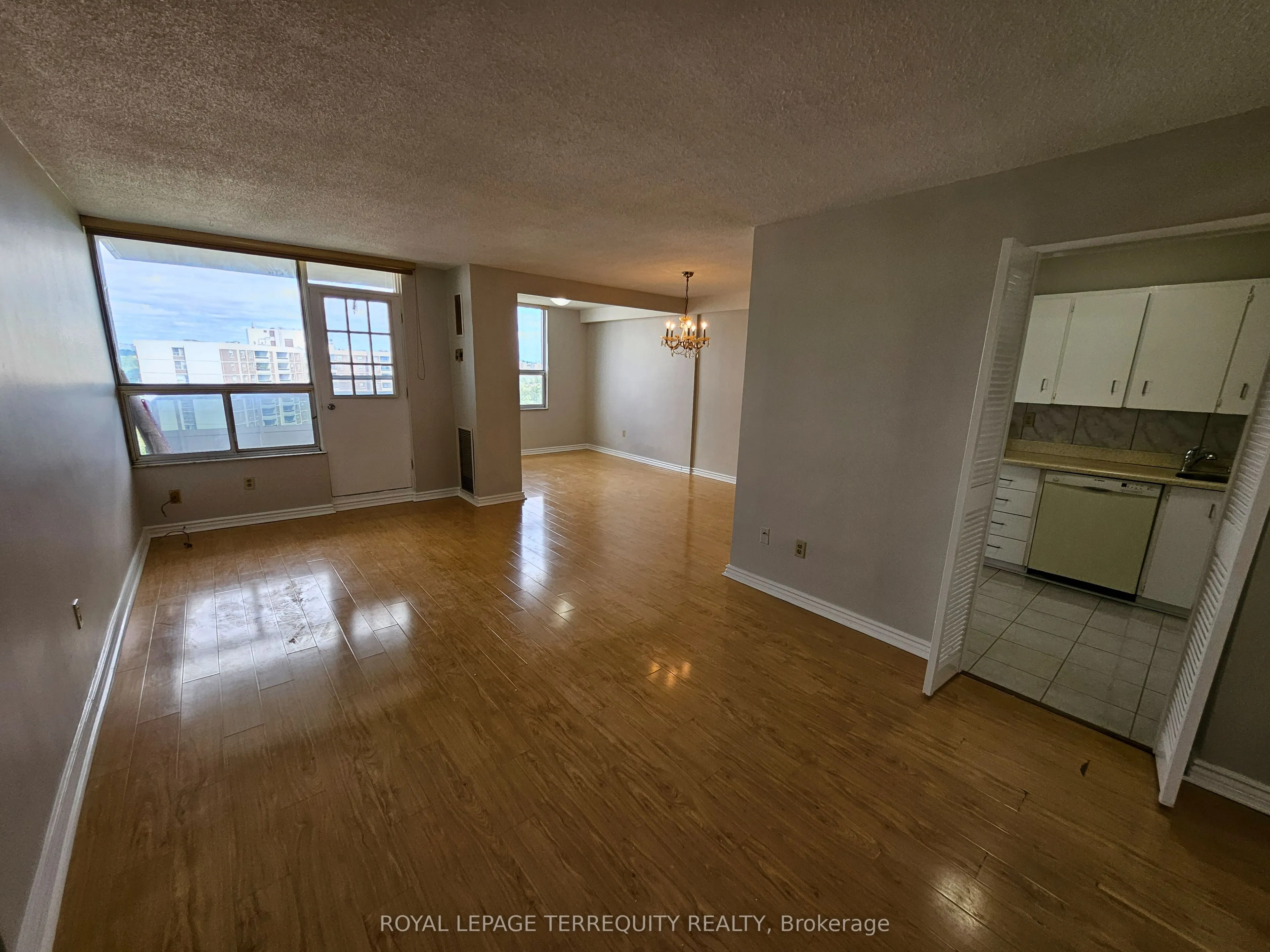 5 Shady Golfway, #1402