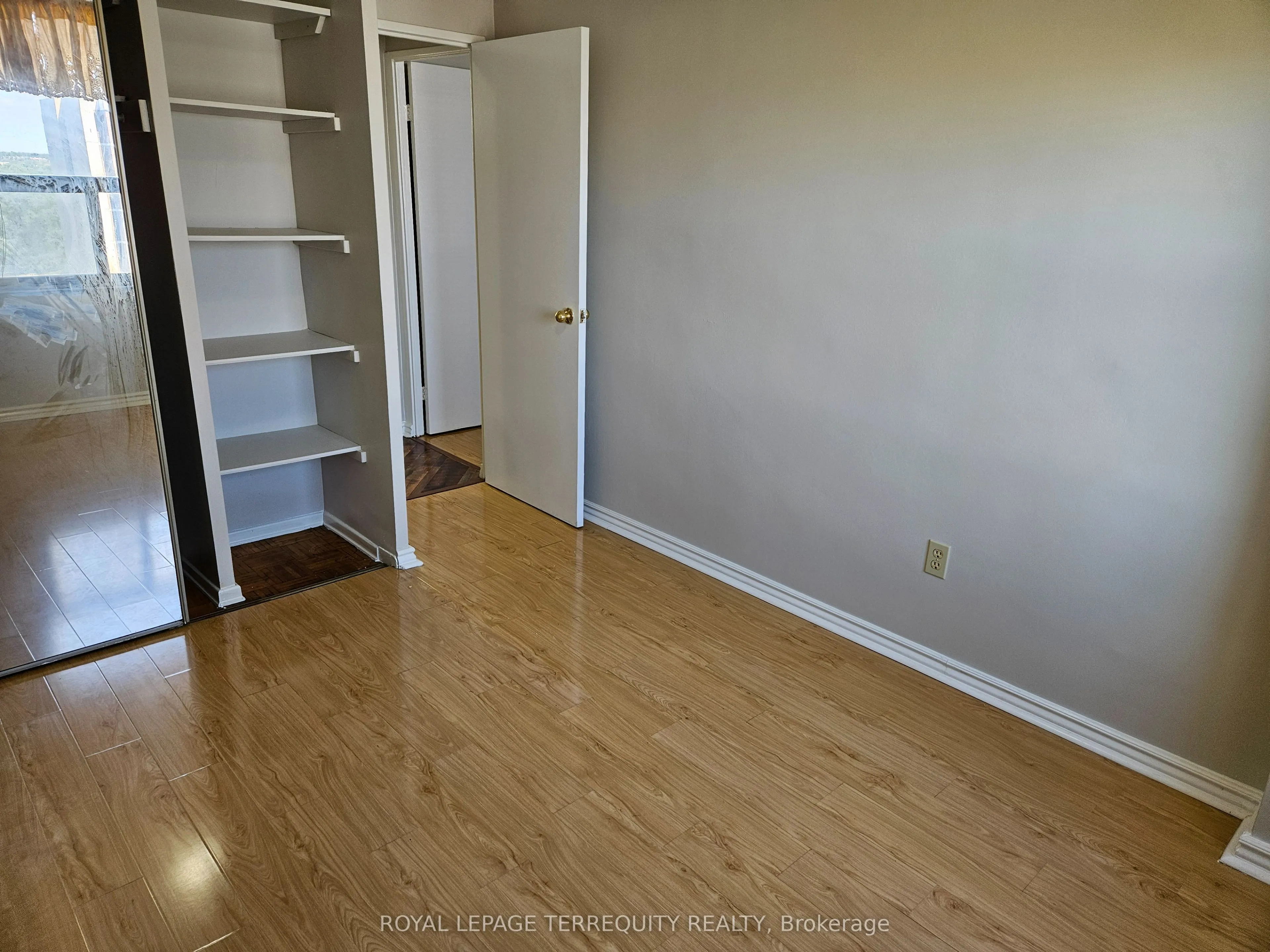 5 Shady Golfway, #1402