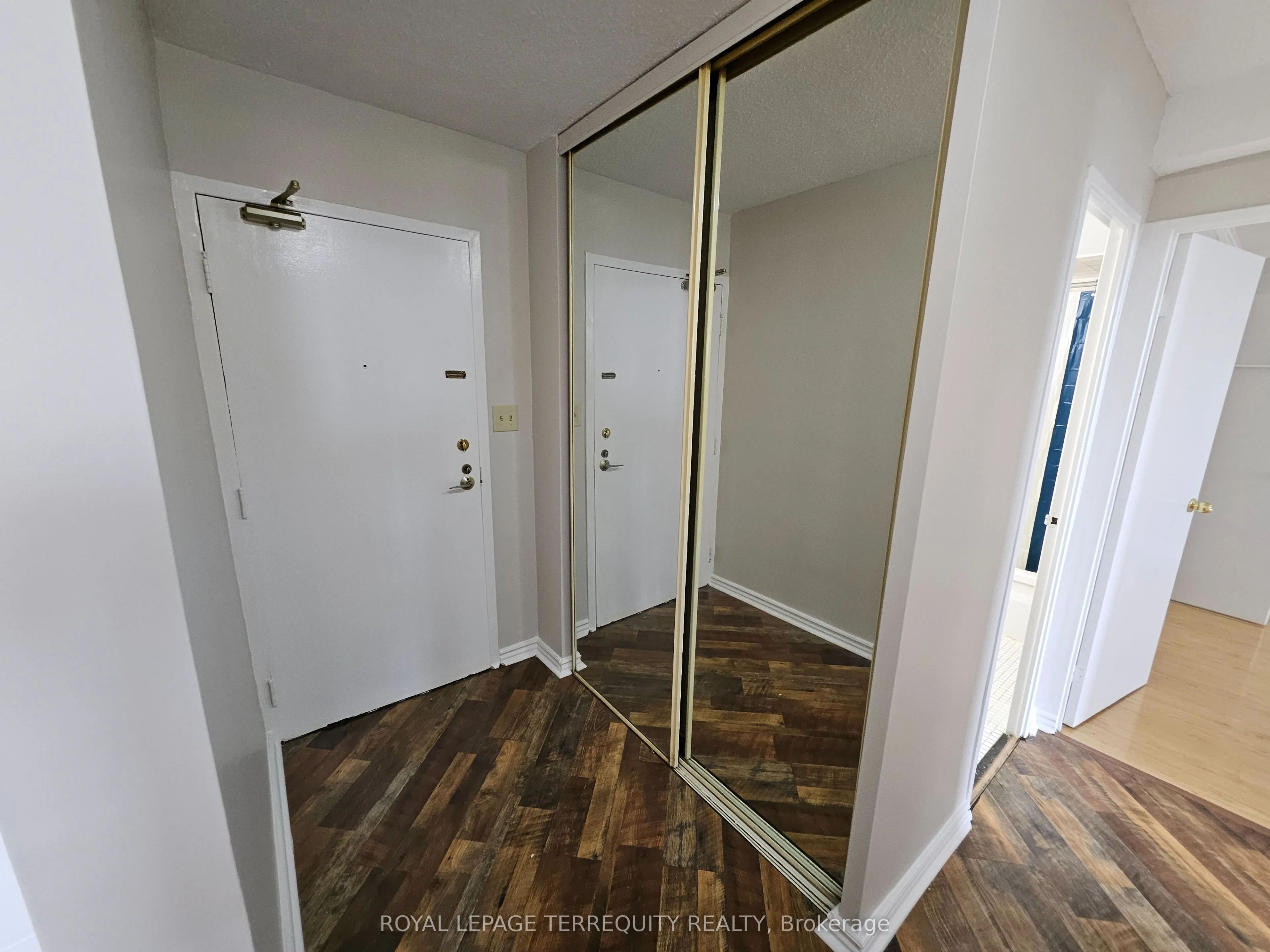 5 Shady Golfway, #1402