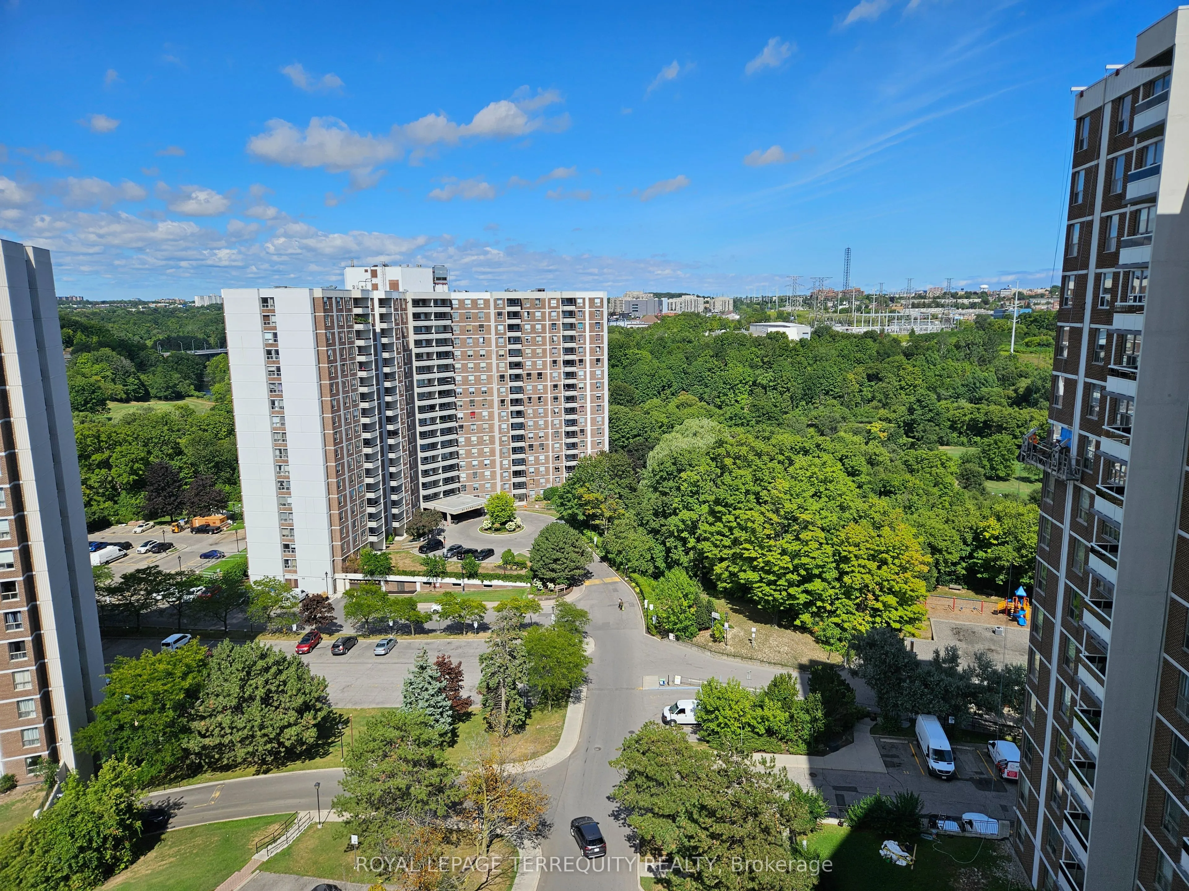 5 Shady Golfway, #1402