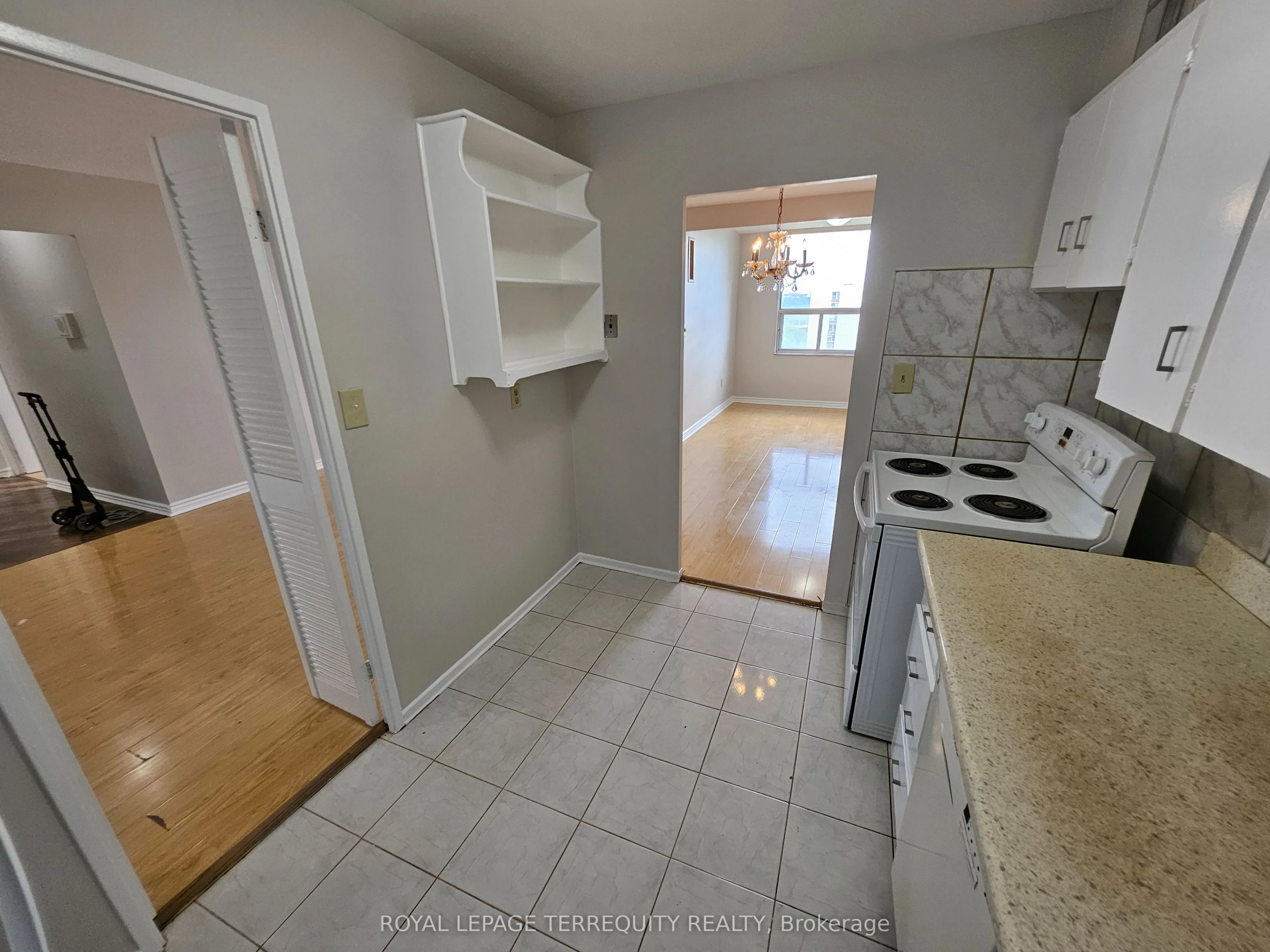 5 Shady Golfway, #1402