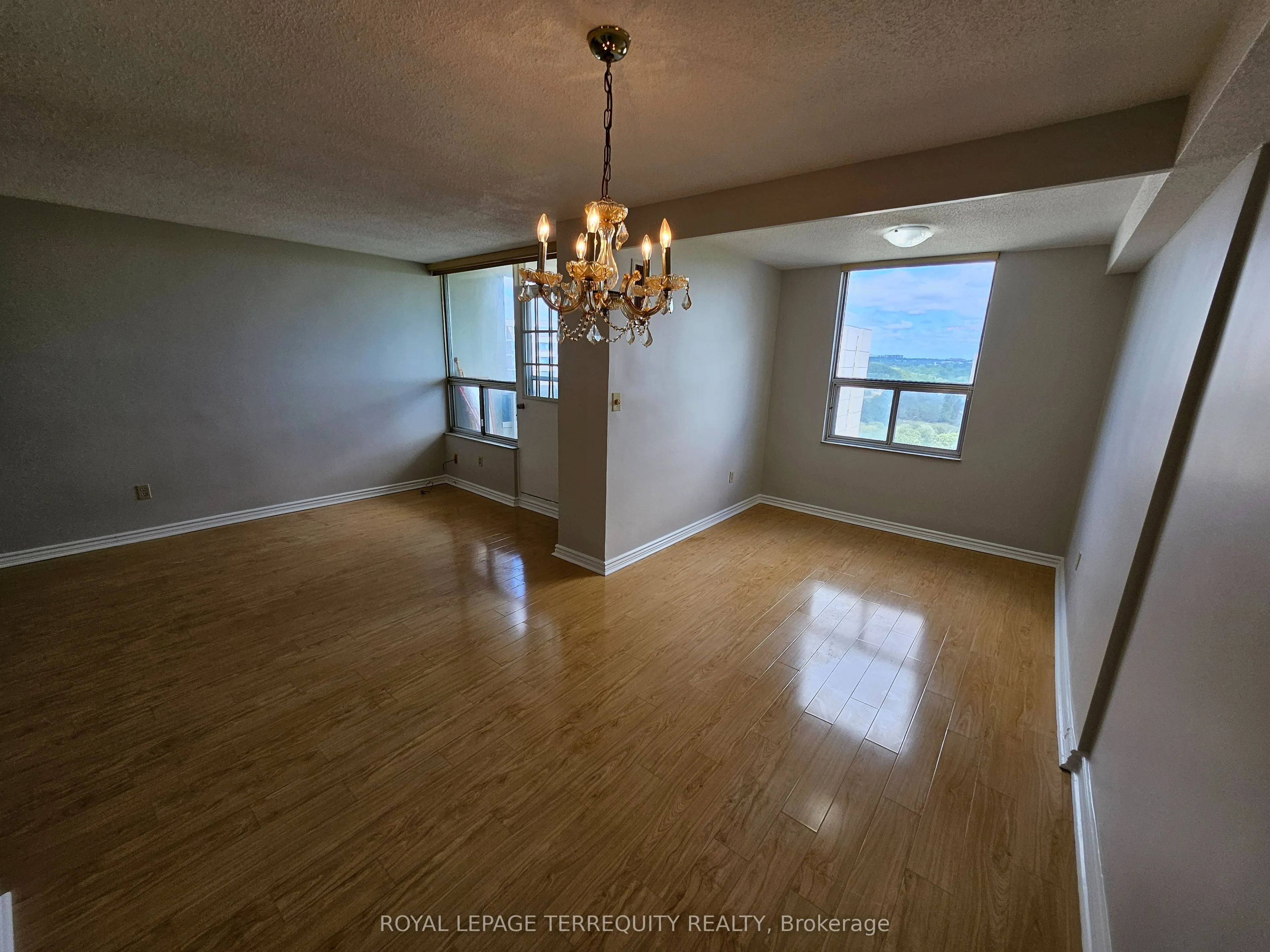 5 Shady Golfway, #1402