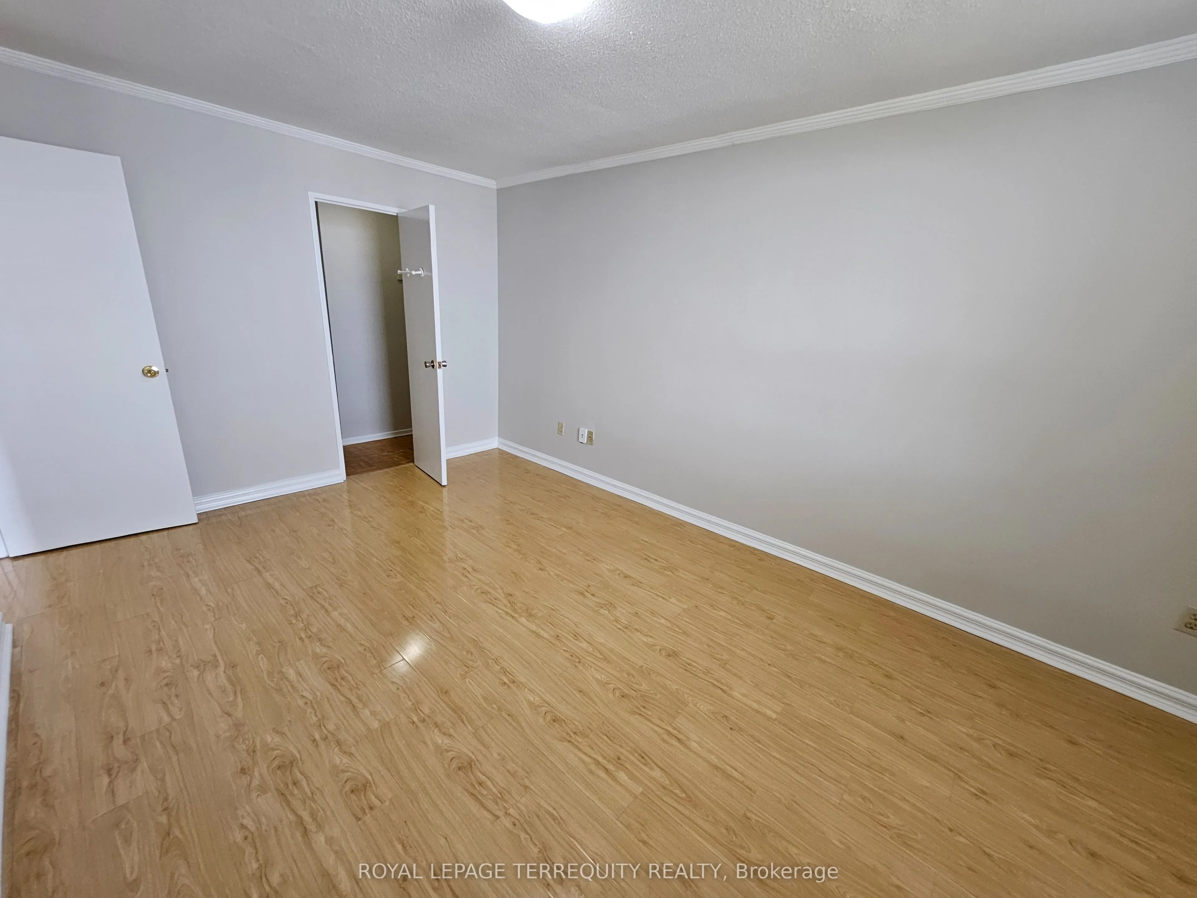 5 Shady Golfway, #1402