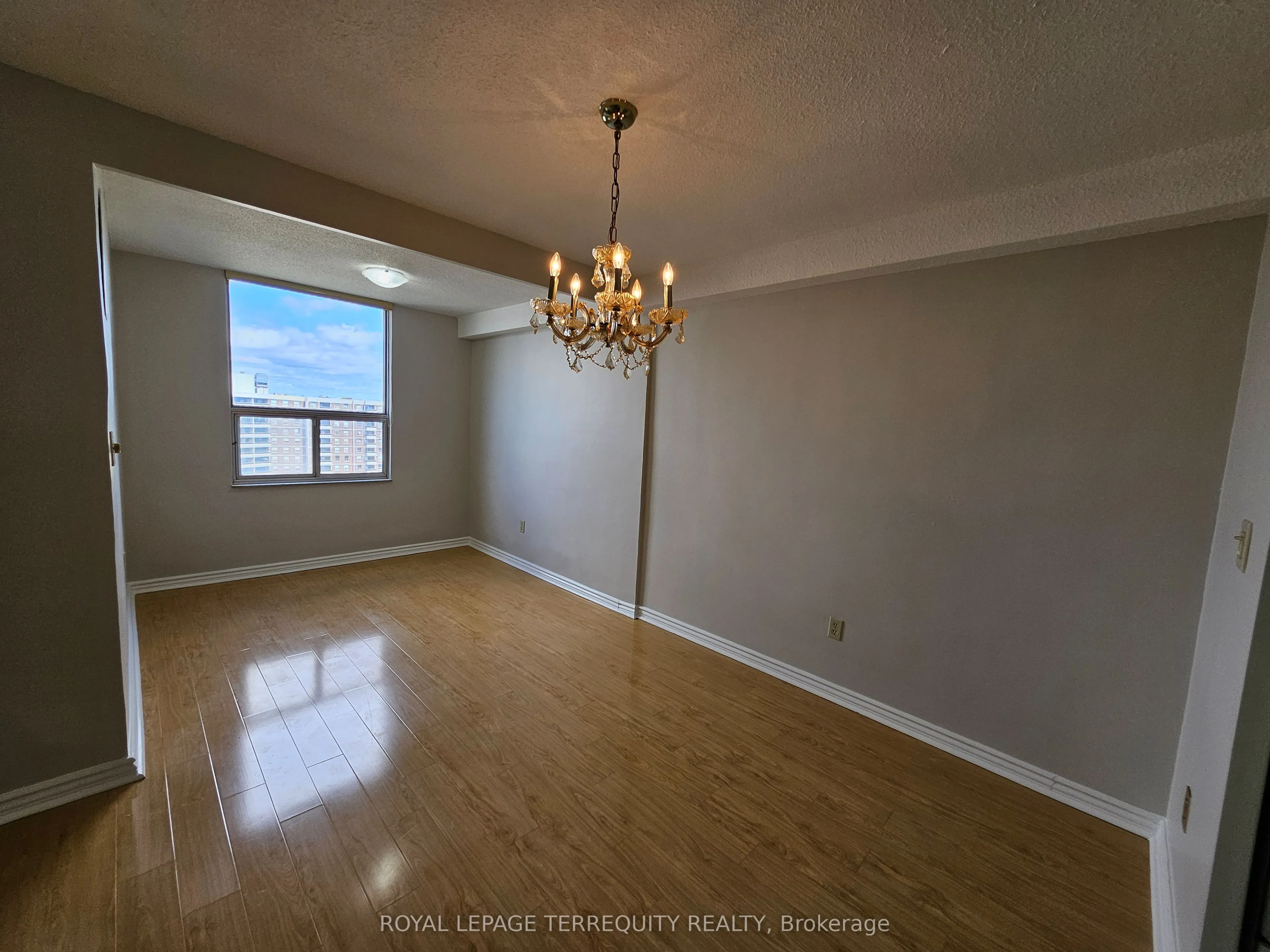 5 Shady Golfway, #1402