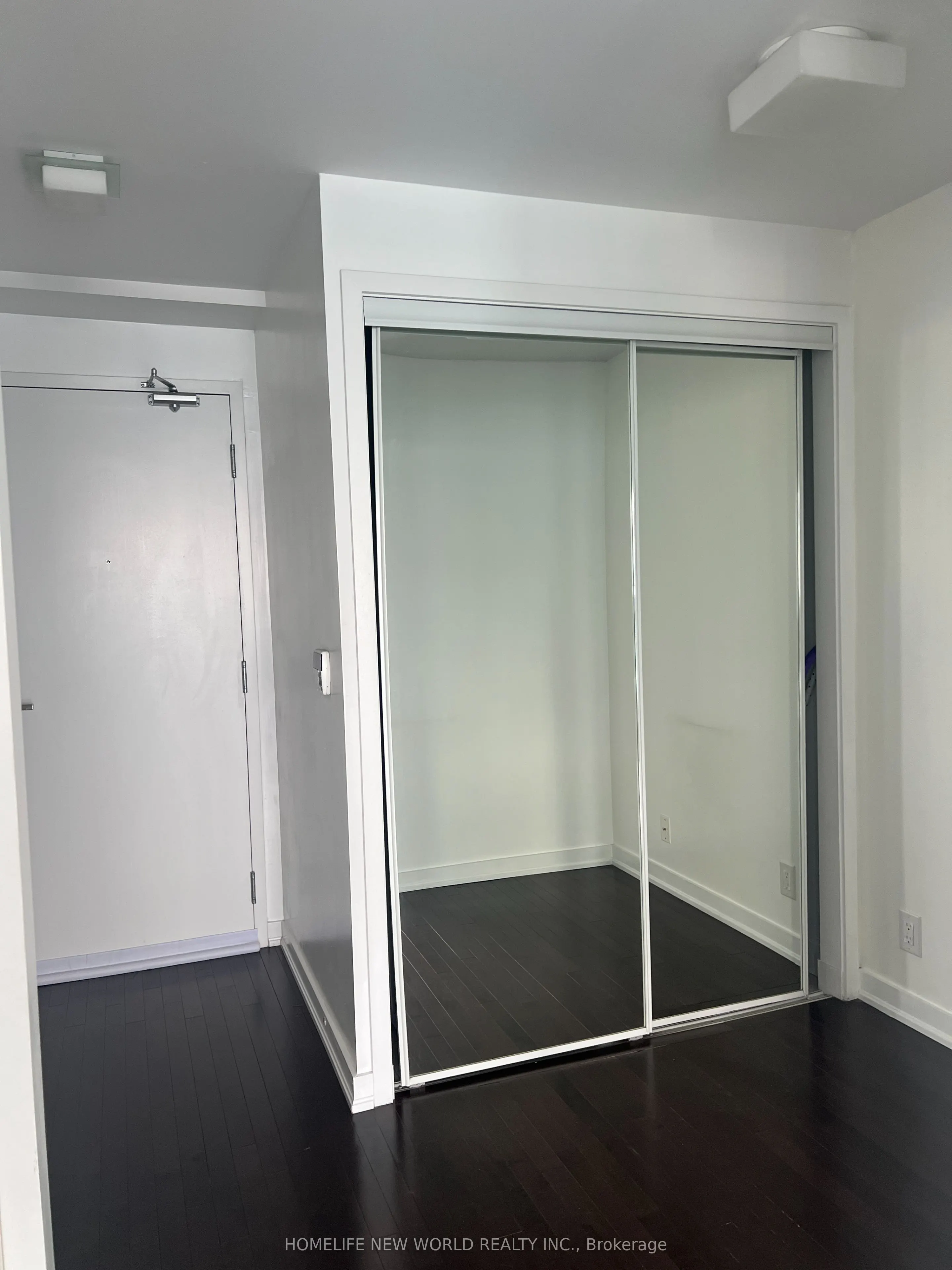 14 York Street, #4910