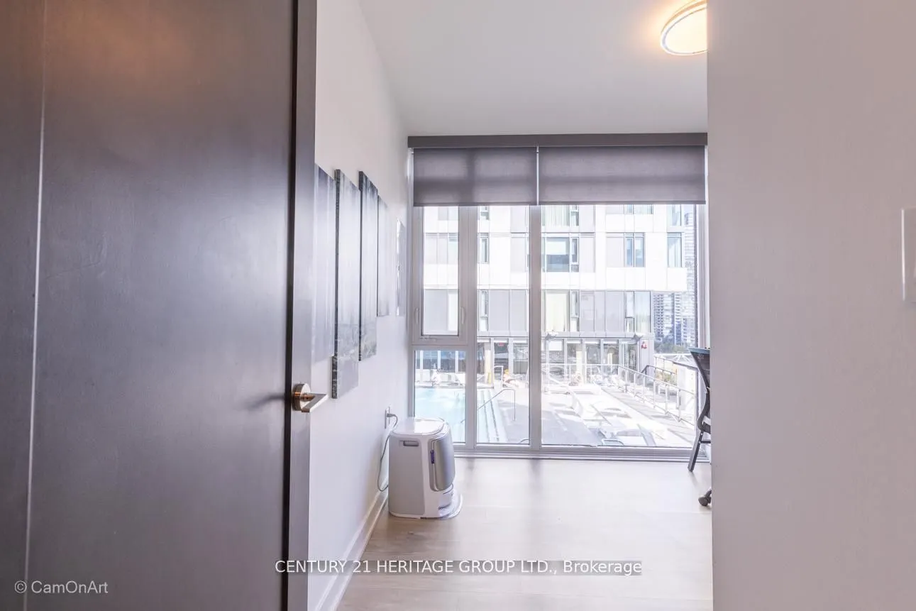 27 Bathurst Street, #1001