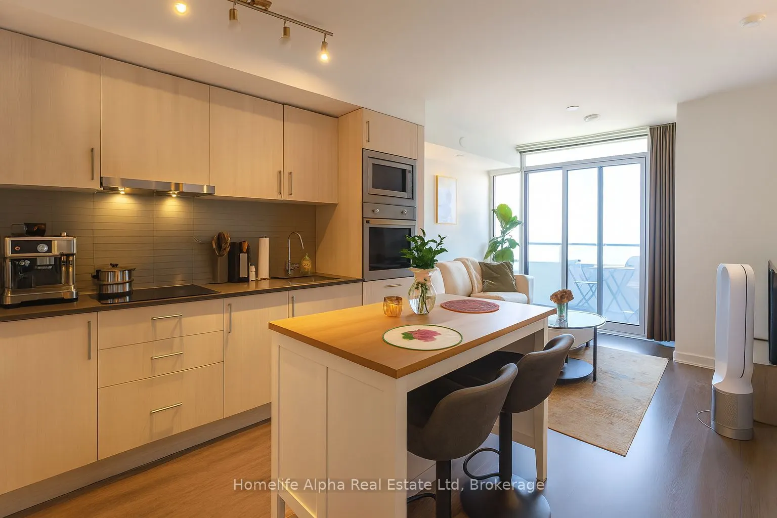 576 Front Street W, #704