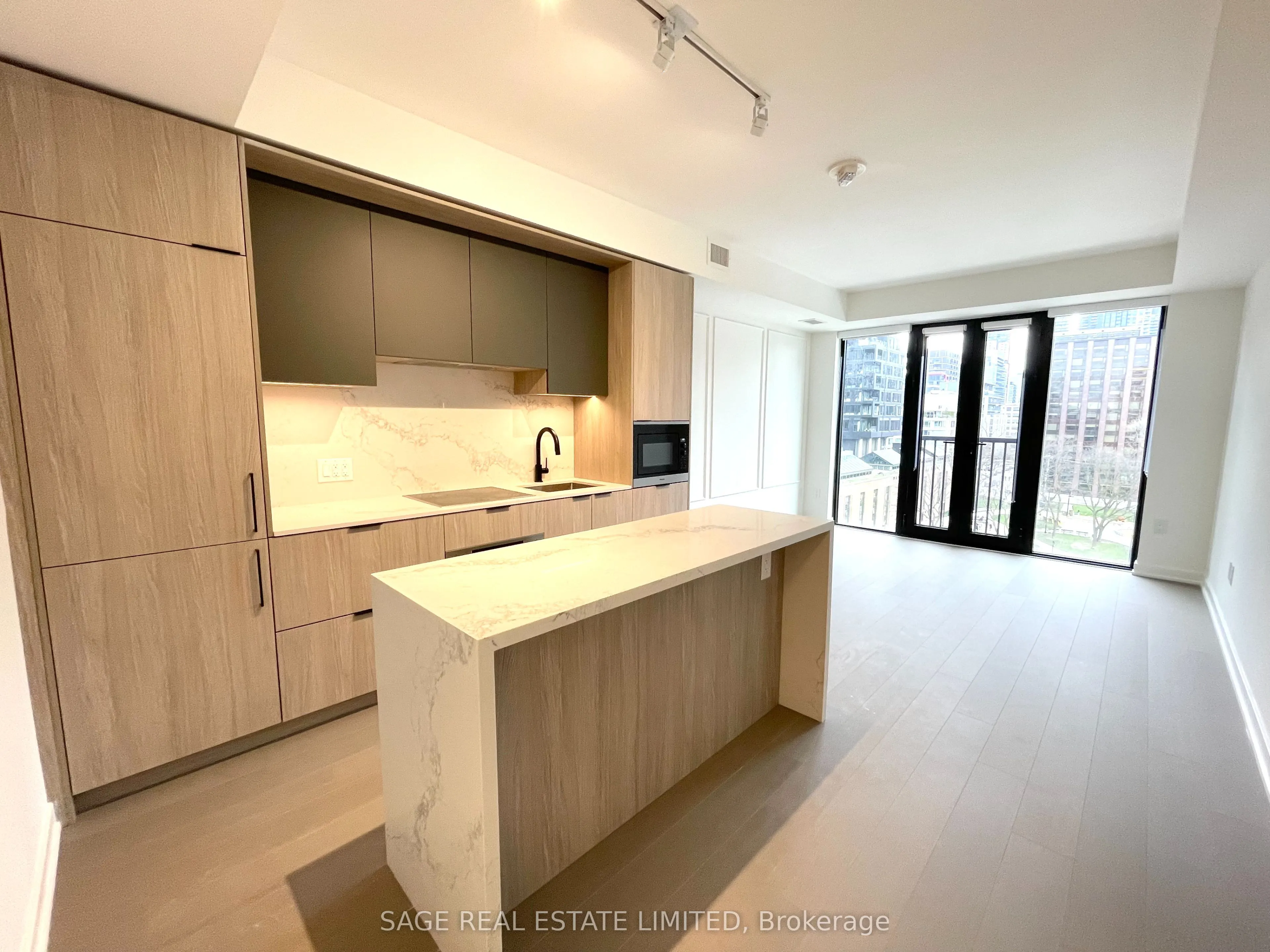 123 Portland Street, #703