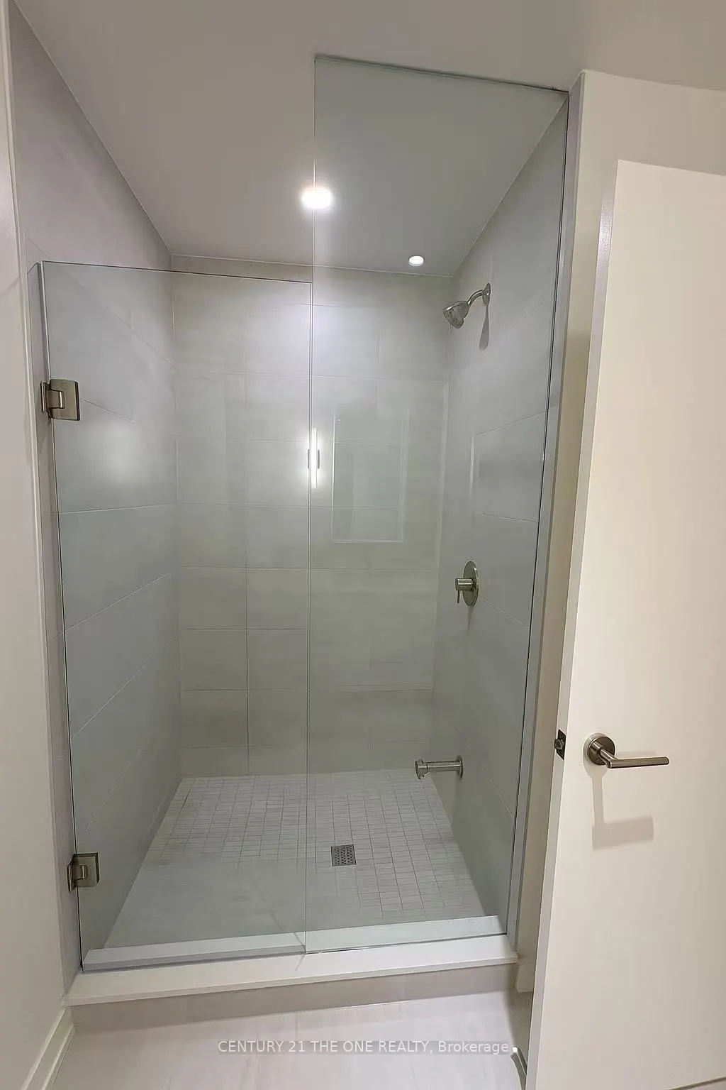 120 Broadway Avenue, #607