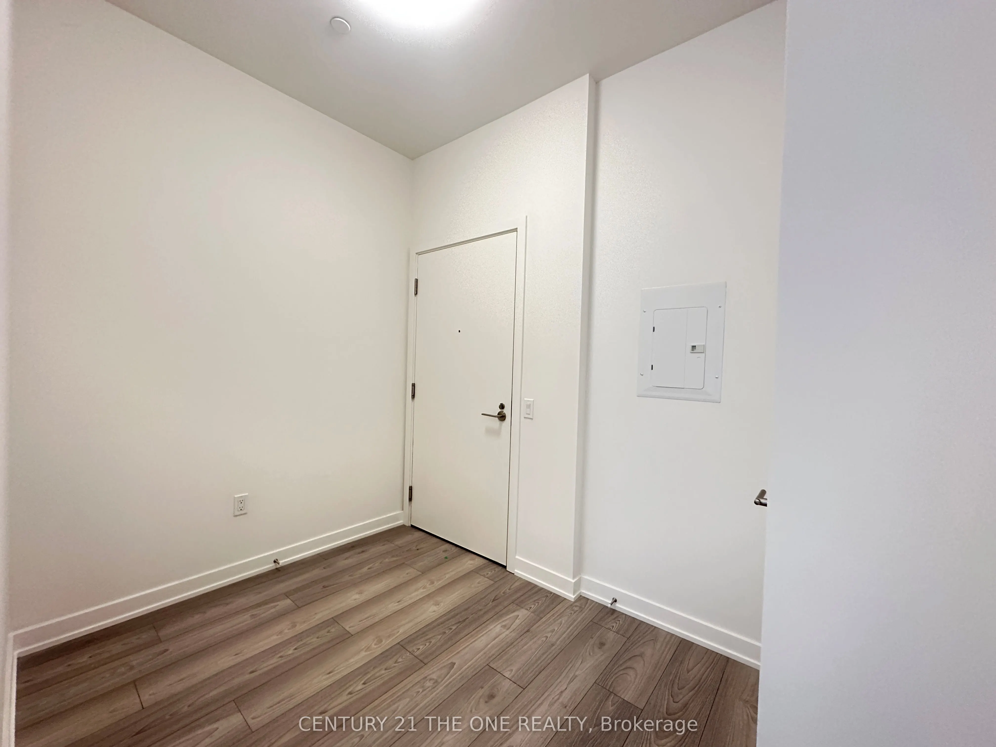 120 Broadway Avenue, #607