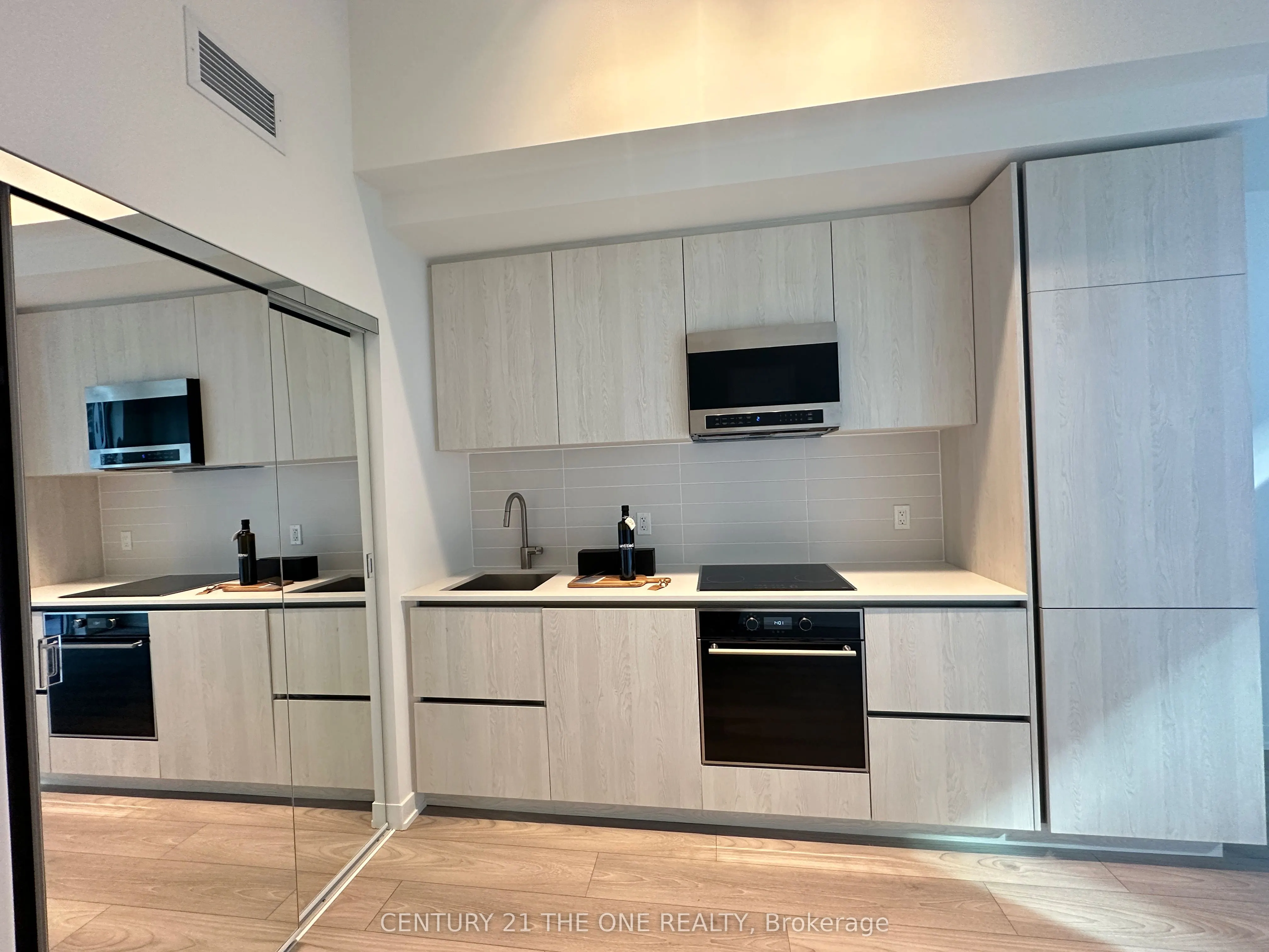 120 Broadway Avenue, #607