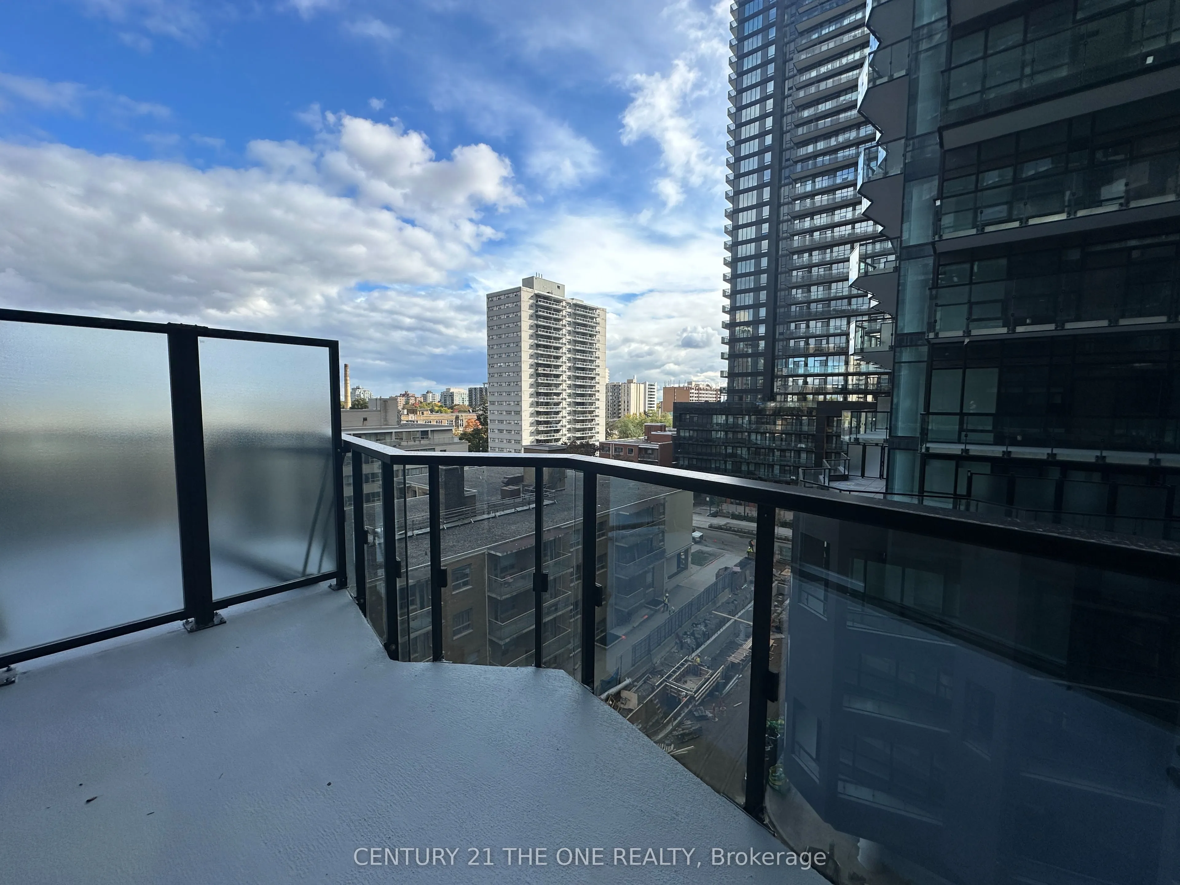 120 Broadway Avenue, #607