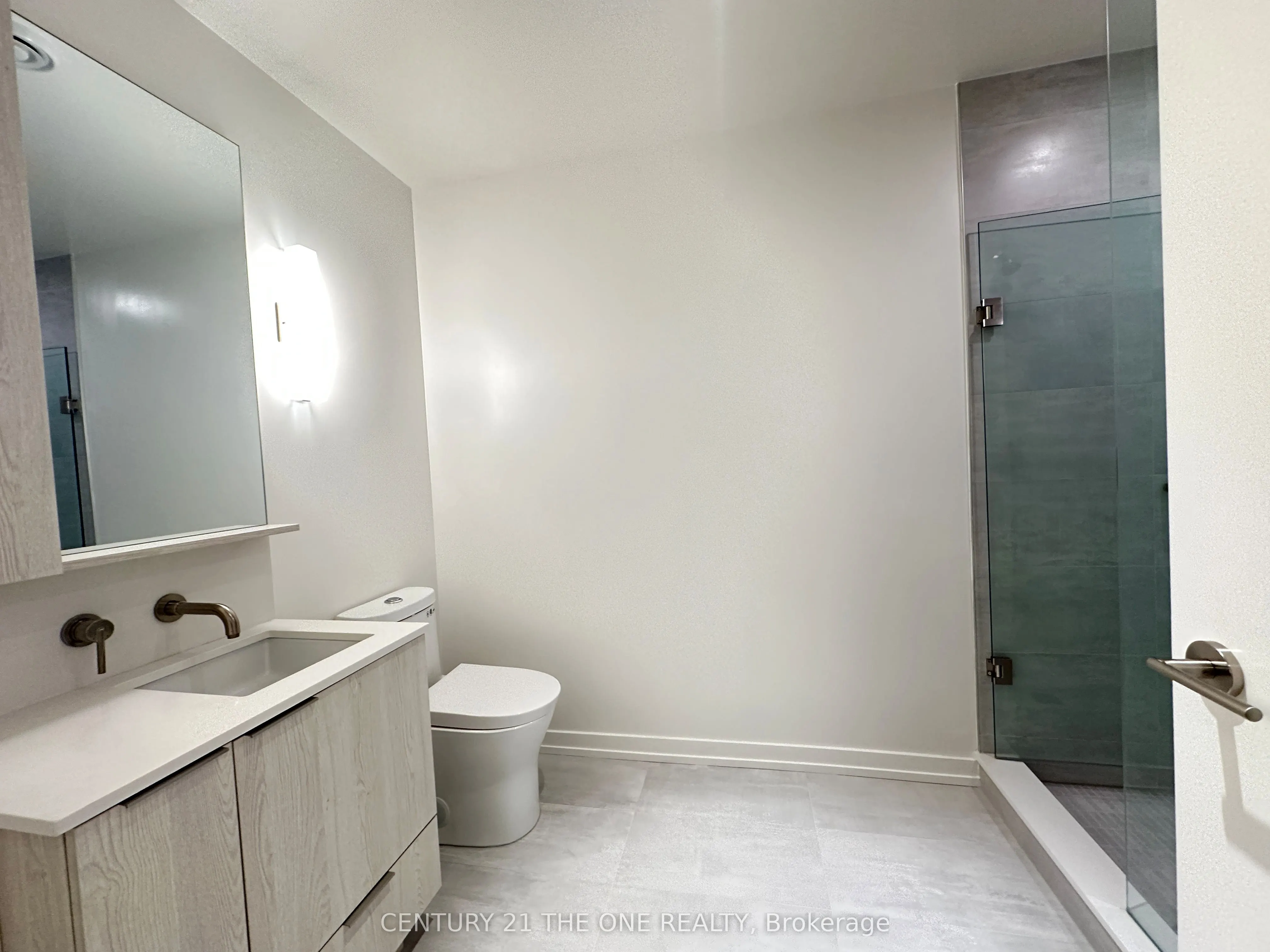 120 Broadway Avenue, #607