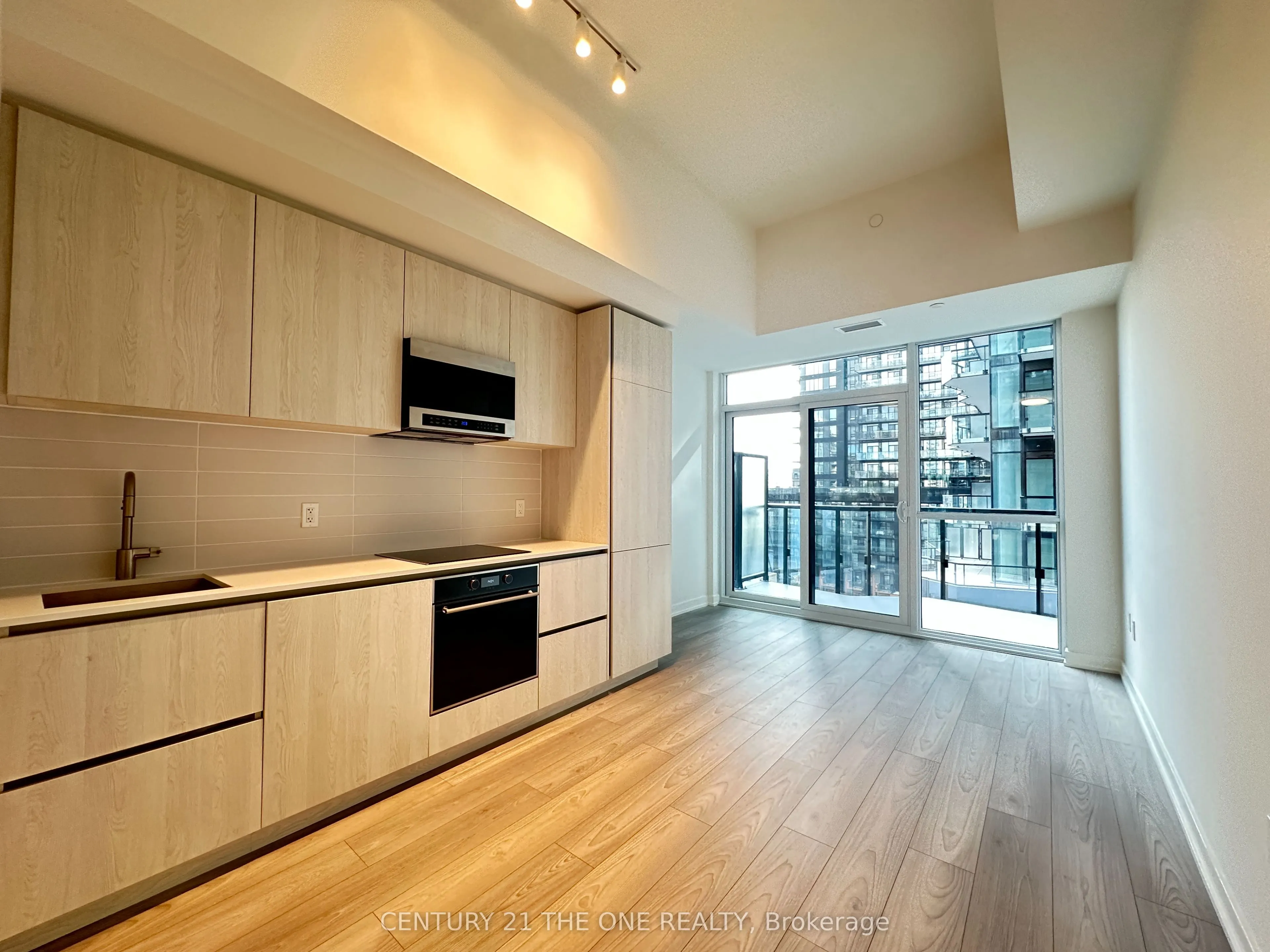 120 Broadway Avenue, #607